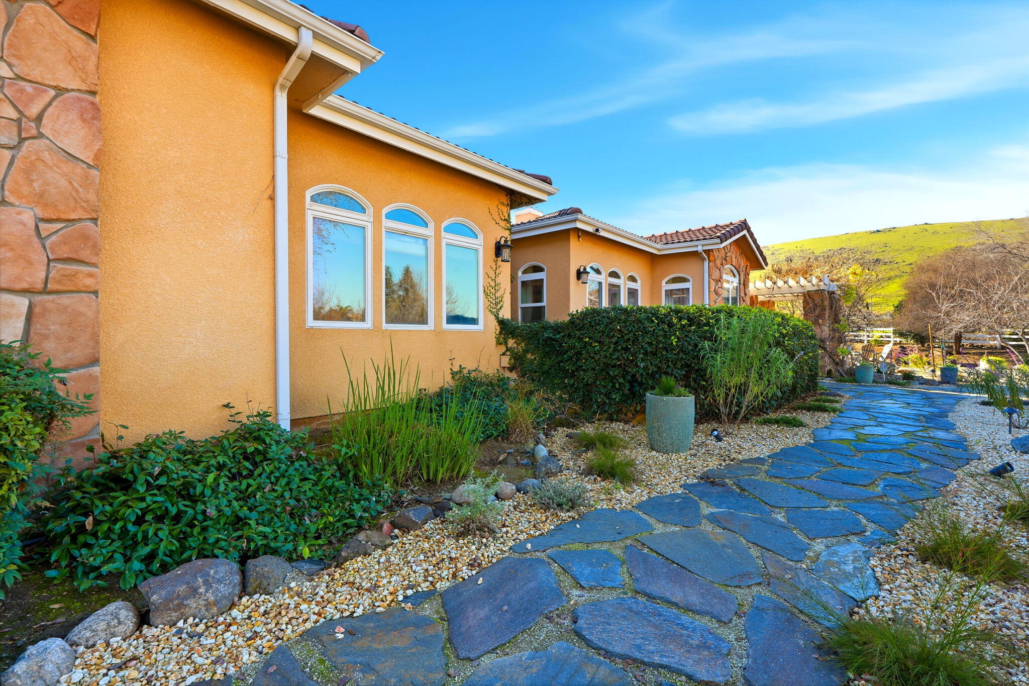 16280 Wardlaw Dr, Springville, CA 93265