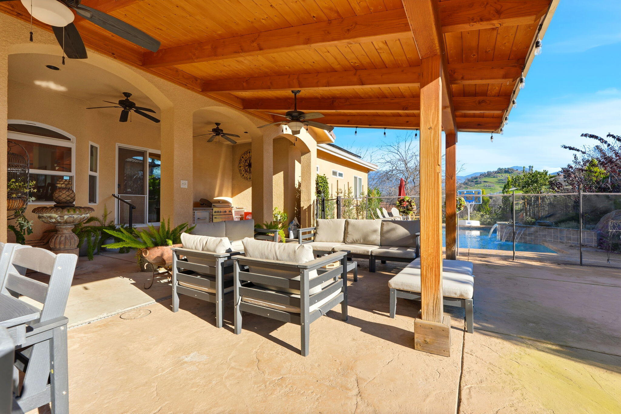 16280 Wardlaw Dr, Springville, CA 93265