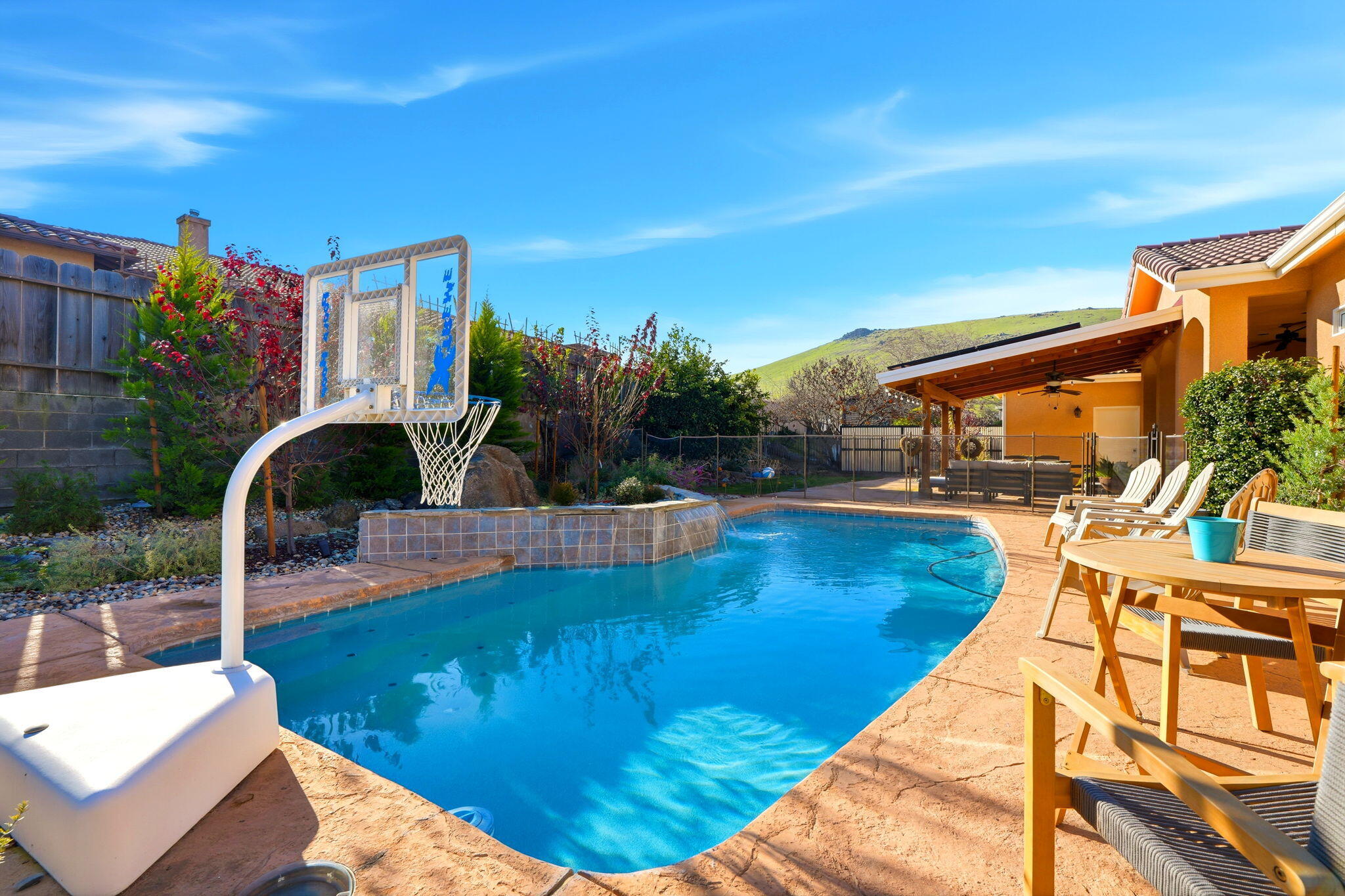 16280 Wardlaw Dr, Springville, CA 93265