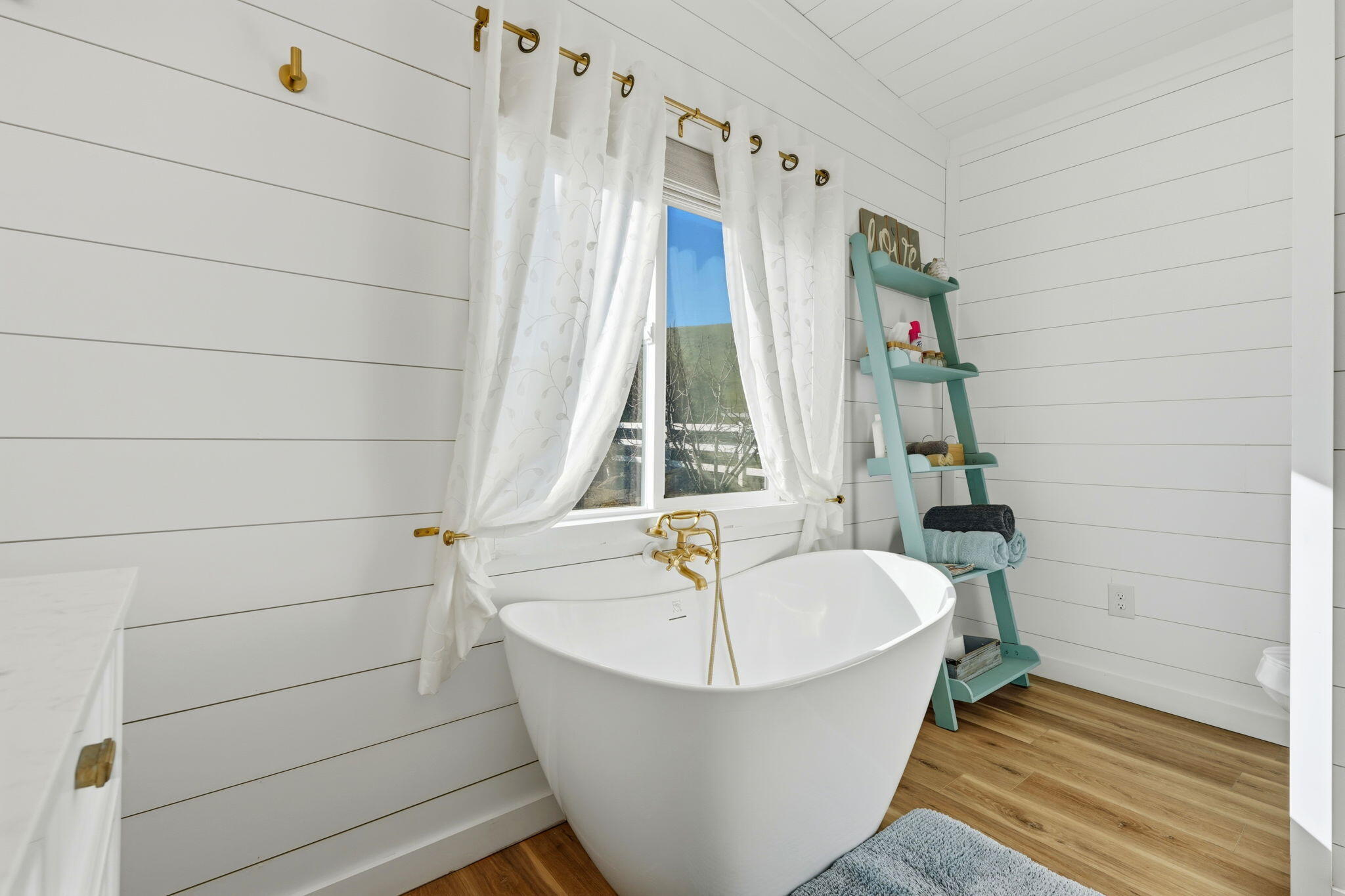 16280 Wardlaw Dr, Springville, CA 93265