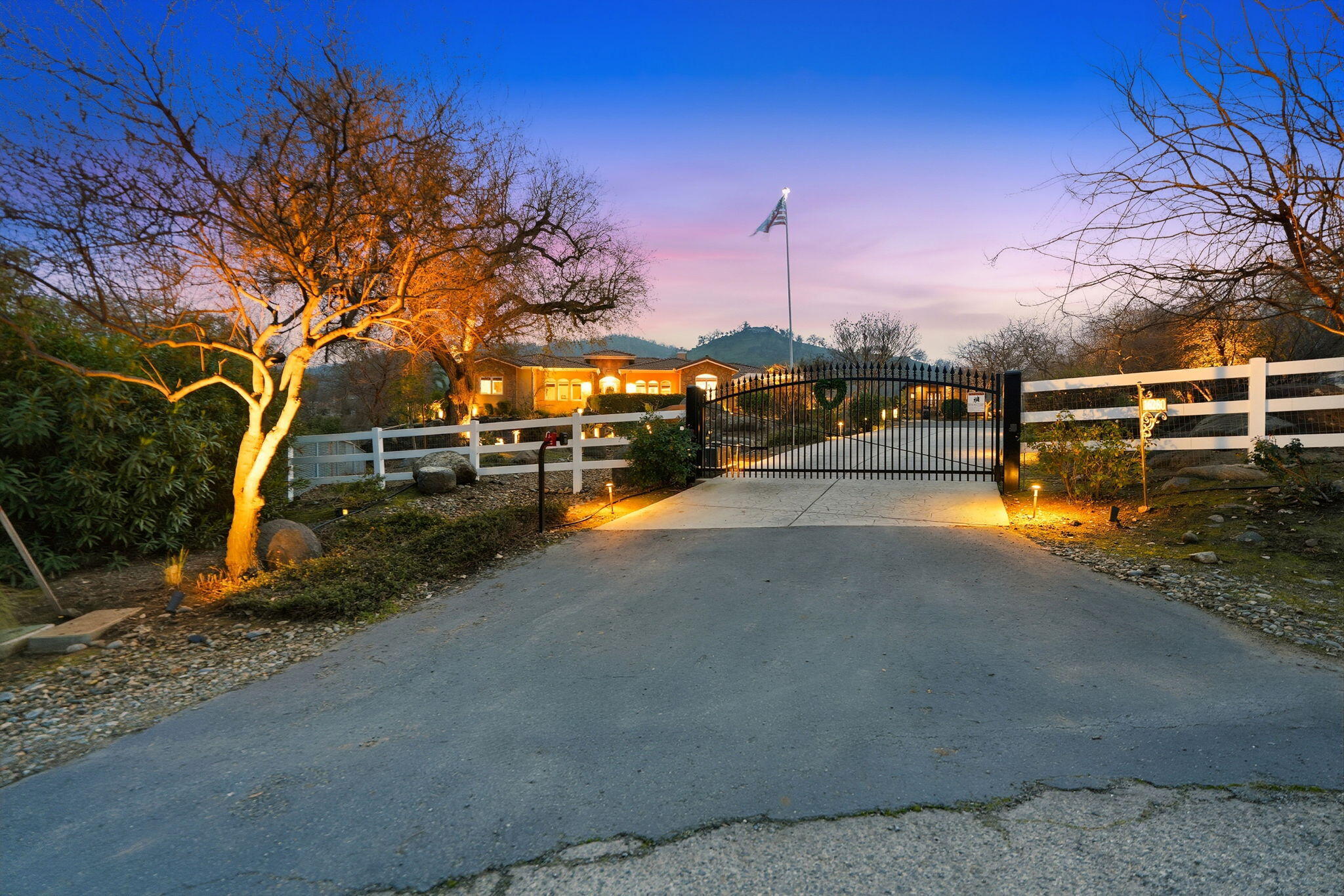 16280 Wardlaw Dr, Springville, CA 93265