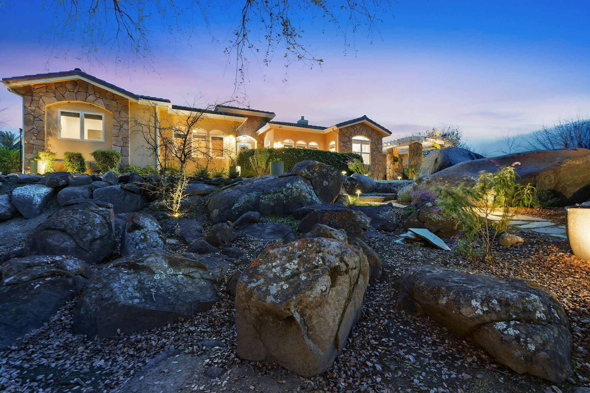 16280 Wardlaw Dr, Springville, CA 93265