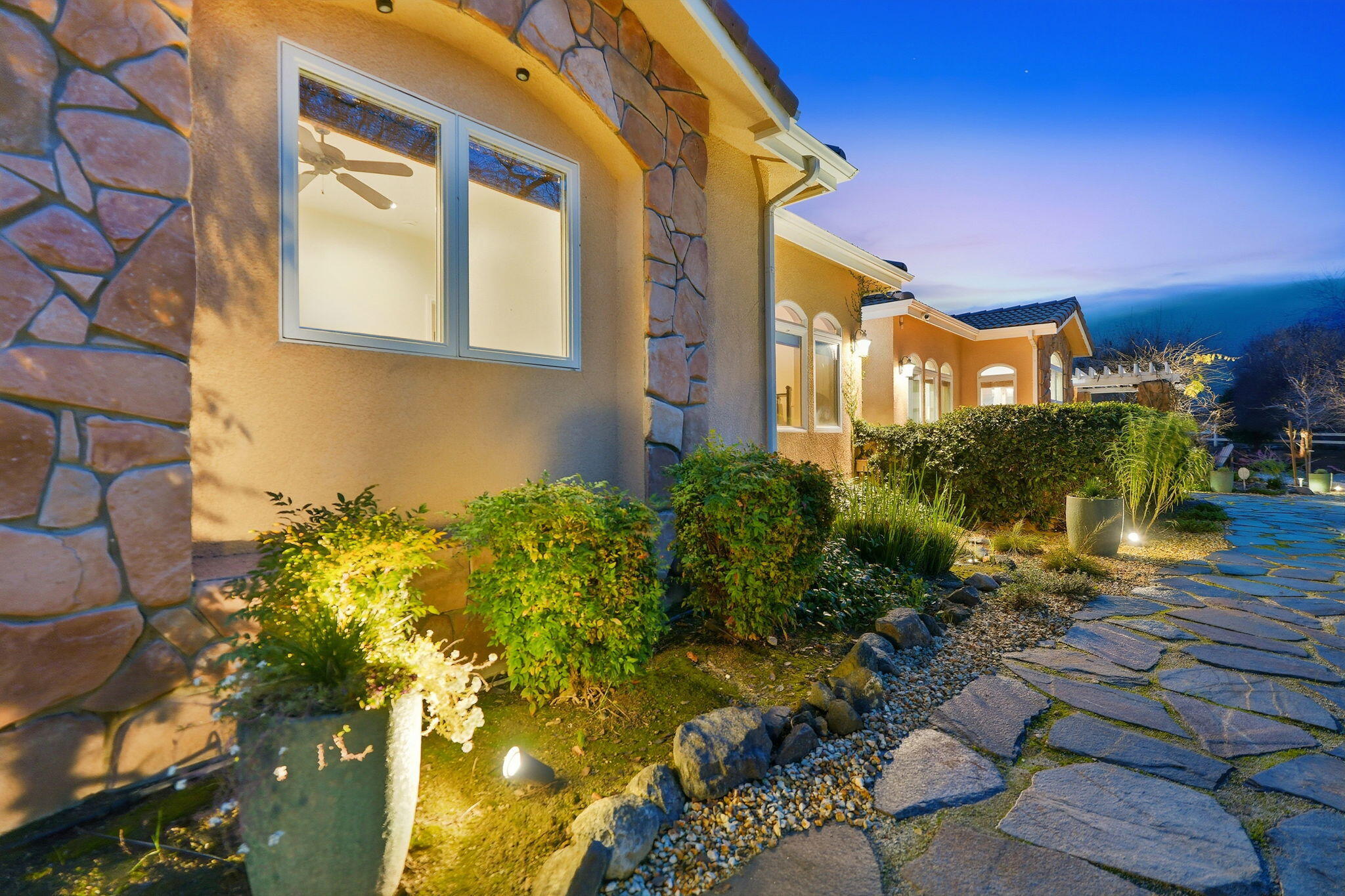 16280 Wardlaw Dr, Springville, CA 93265