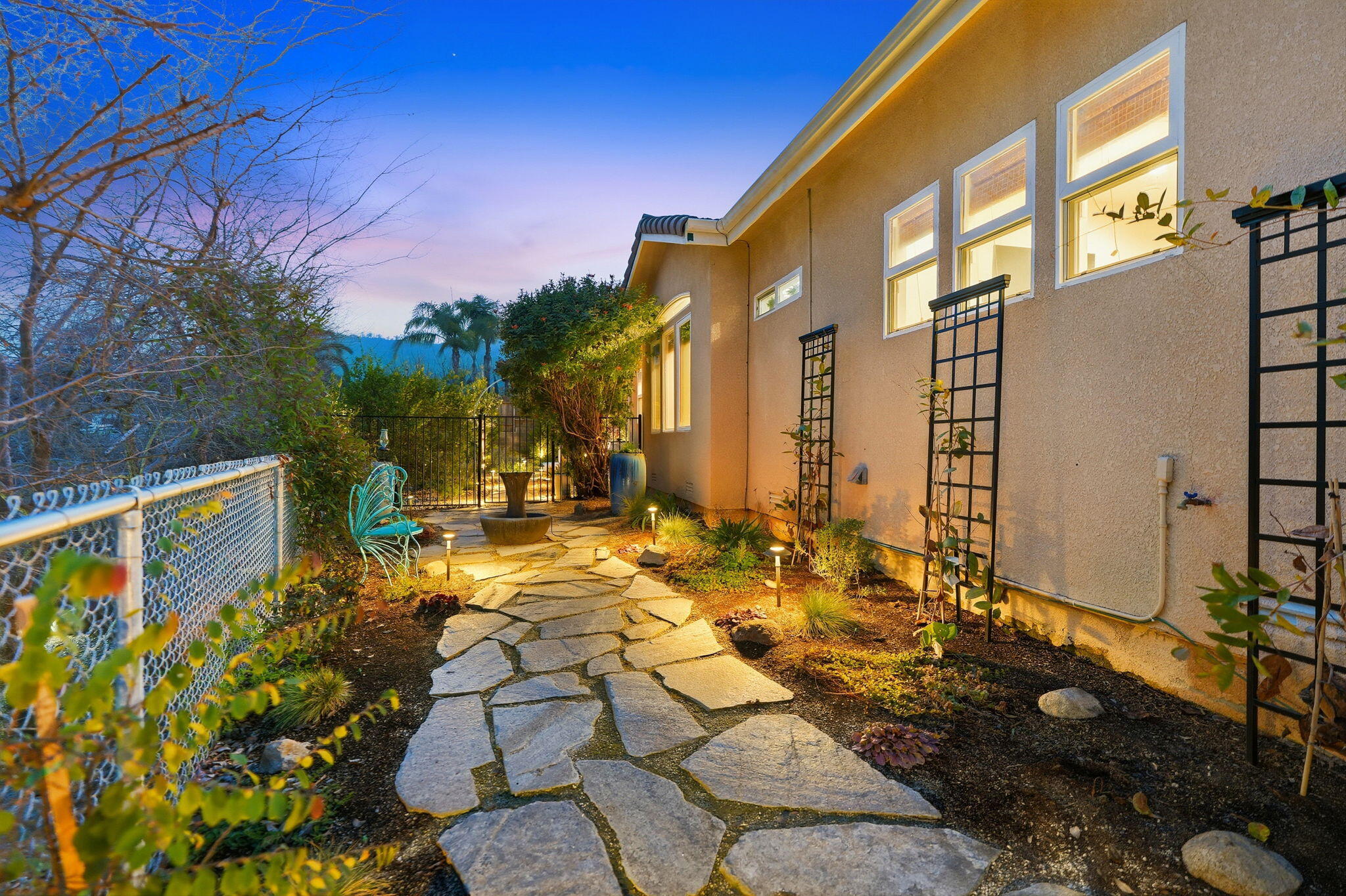 16280 Wardlaw Dr, Springville, CA 93265