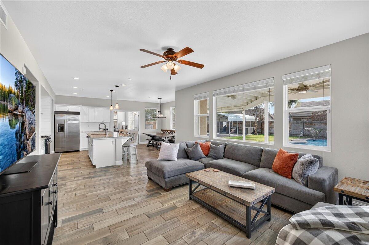 6259 W Prospect Ave, Visalia, CA 93291