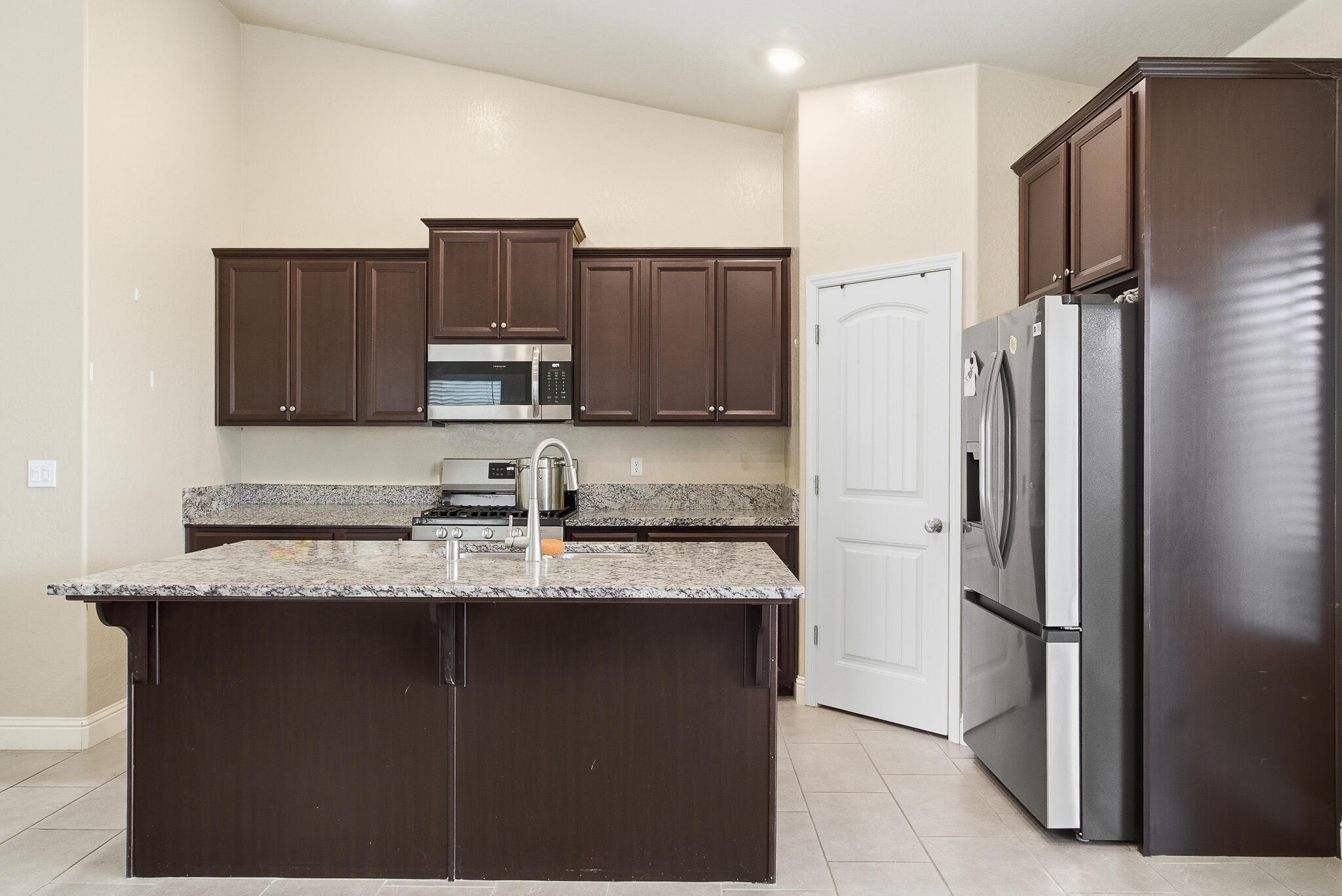 636 Castellina St, Lemoore, CA 93245