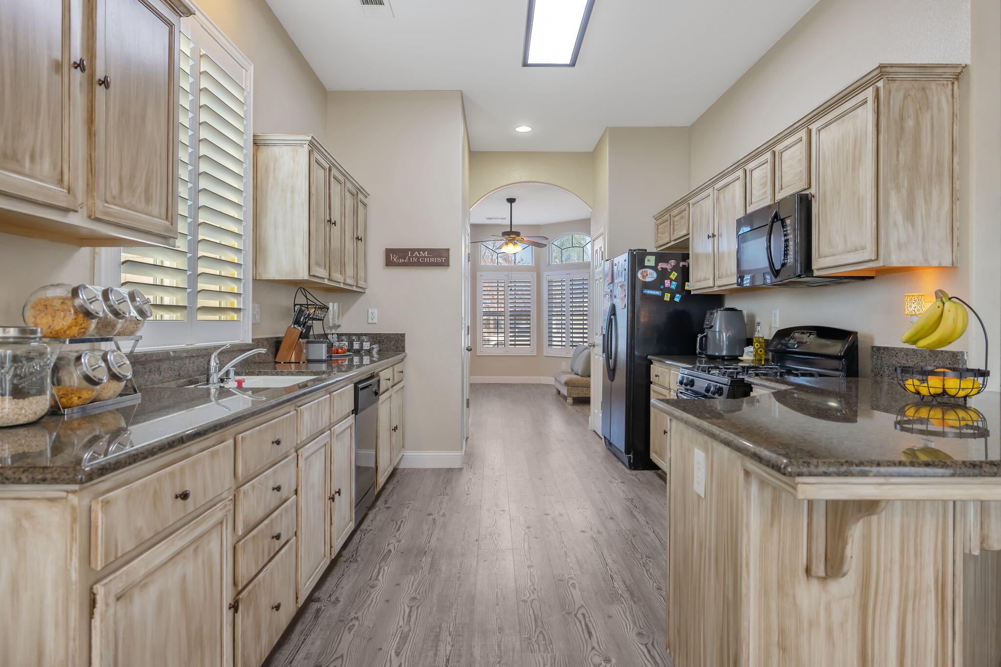 2283 Catavee Ave, Tulare, CA 93274