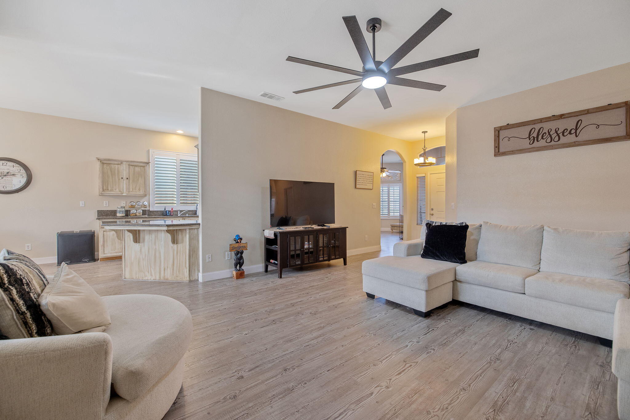 2283 Catavee Ave, Tulare, CA 93274