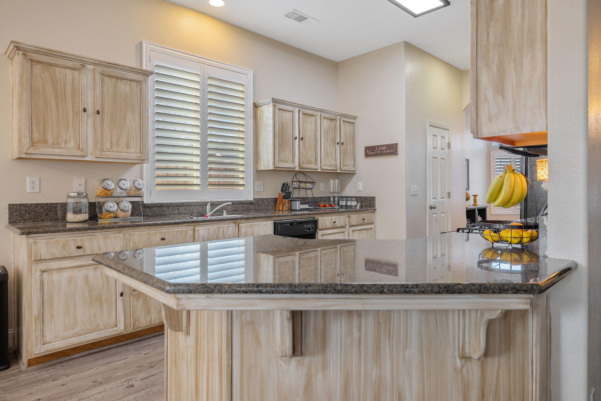 2283 Catavee Ave, Tulare, CA 93274