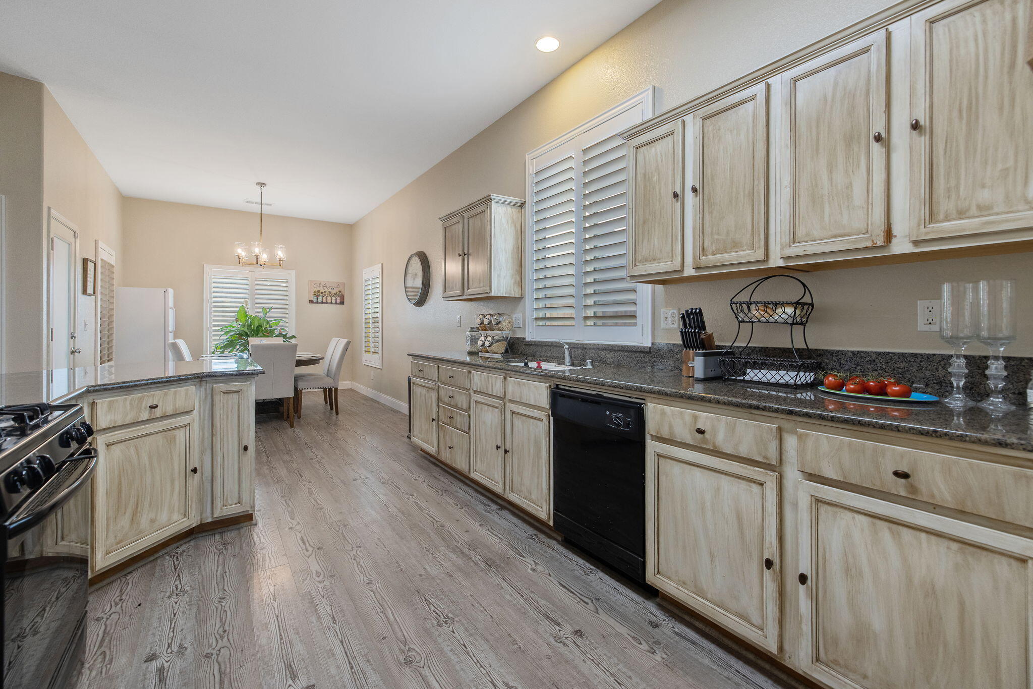 2283 Catavee Ave, Tulare, CA 93274