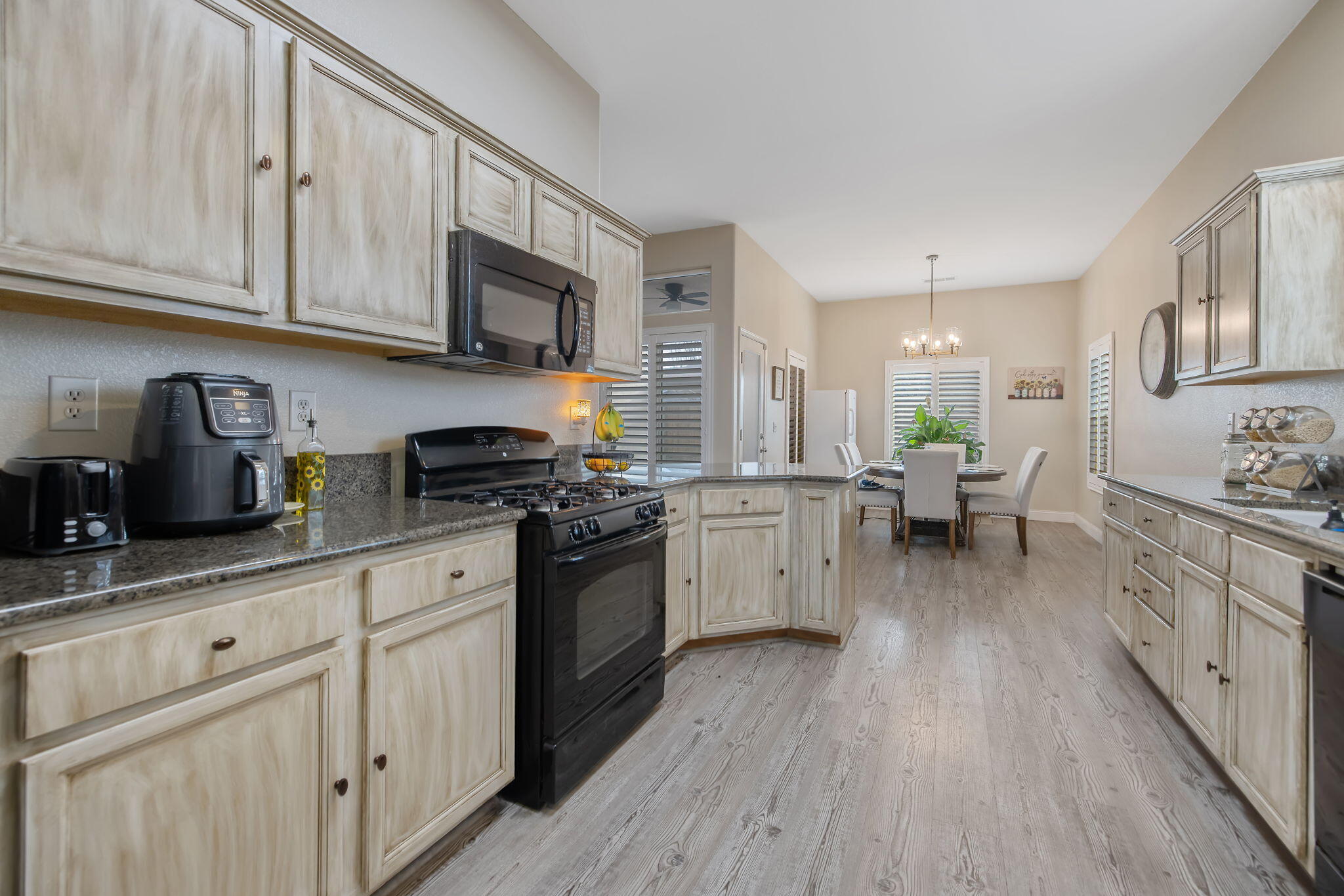 2283 Catavee Ave, Tulare, CA 93274