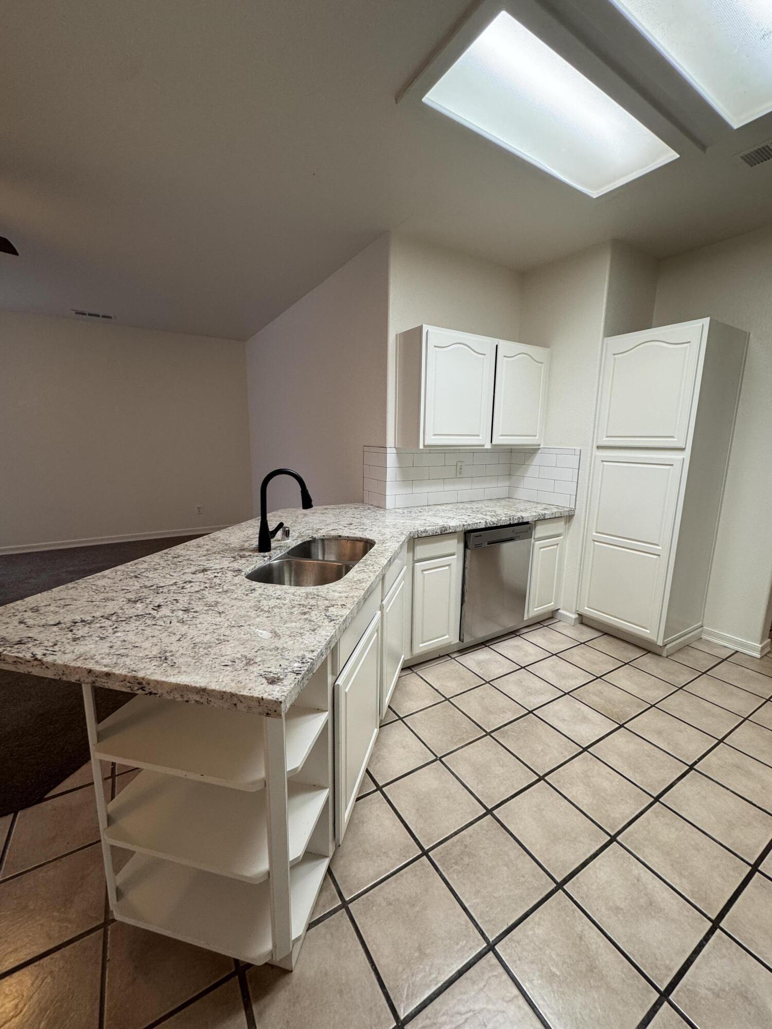 1440 Cottage Grove Ave, Tulare, CA 93274