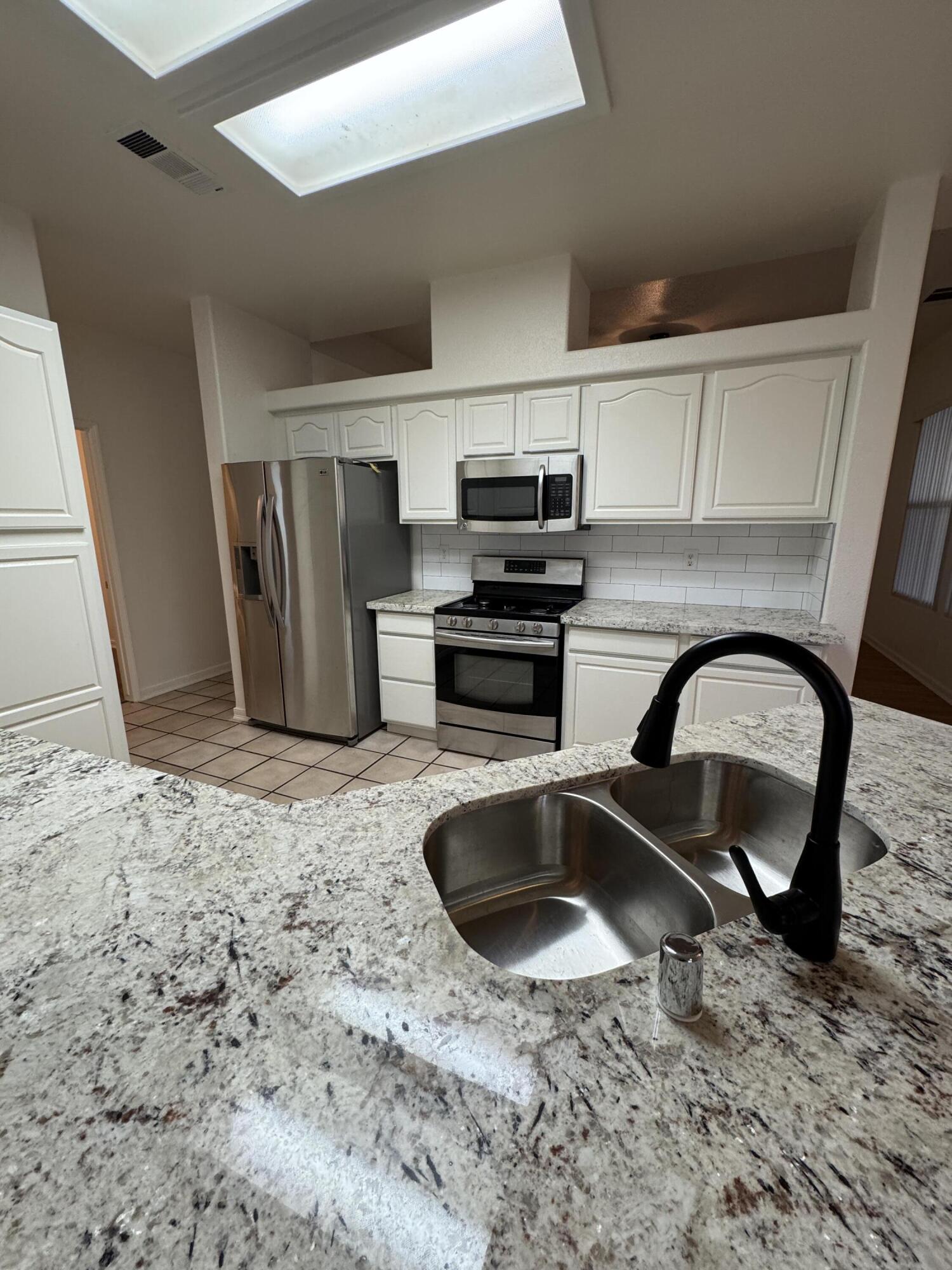 1440 Cottage Grove Ave, Tulare, CA 93274