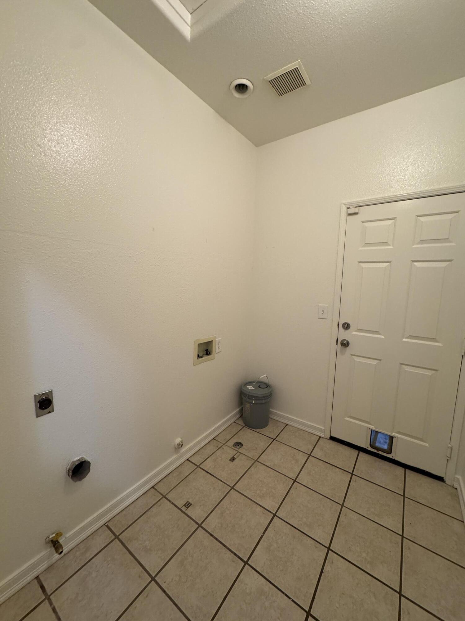 1440 Cottage Grove Ave, Tulare, CA 93274