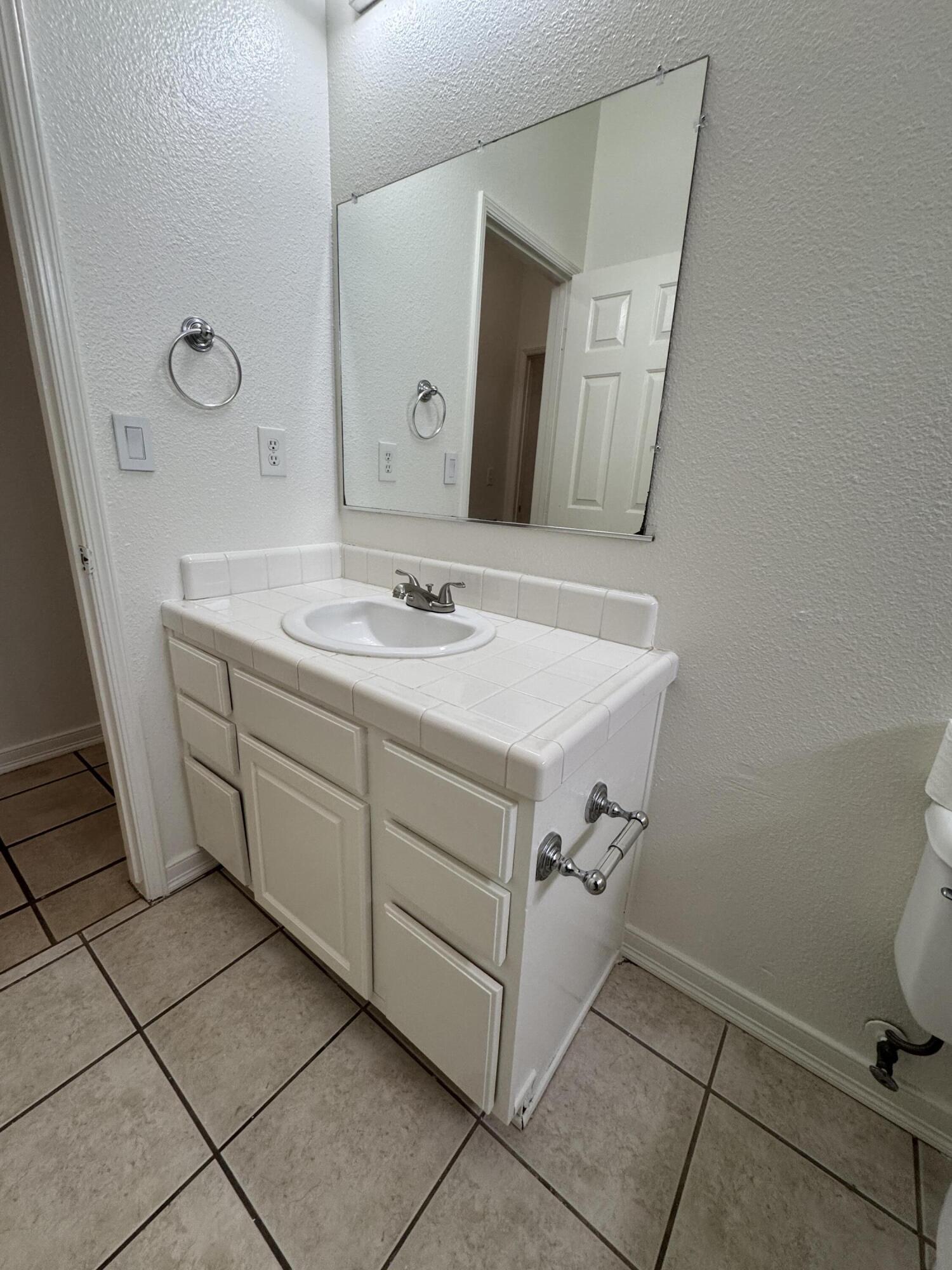 1440 Cottage Grove Ave, Tulare, CA 93274