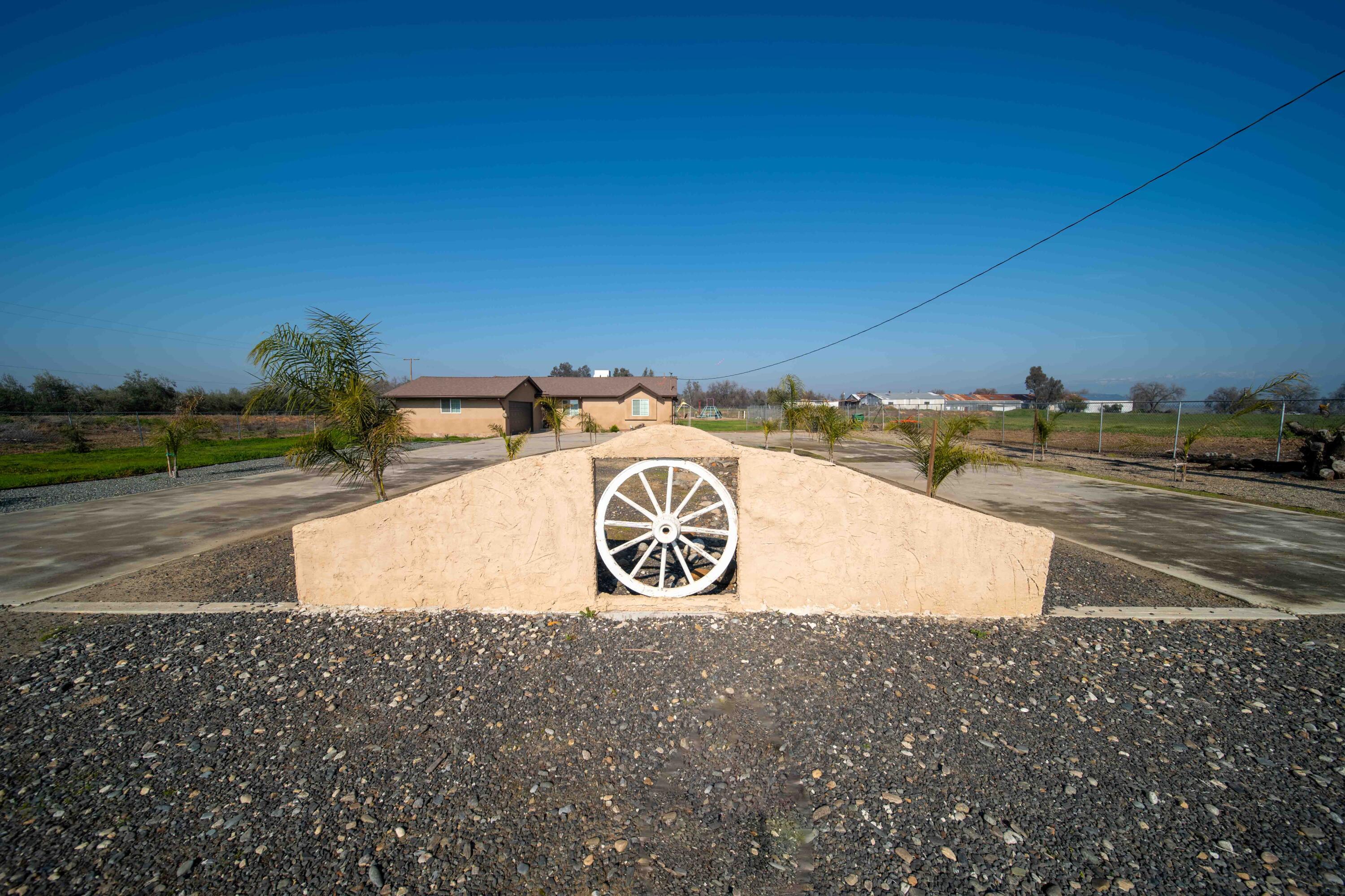 23404 Avenue 104, Terra Bella, CA 93270