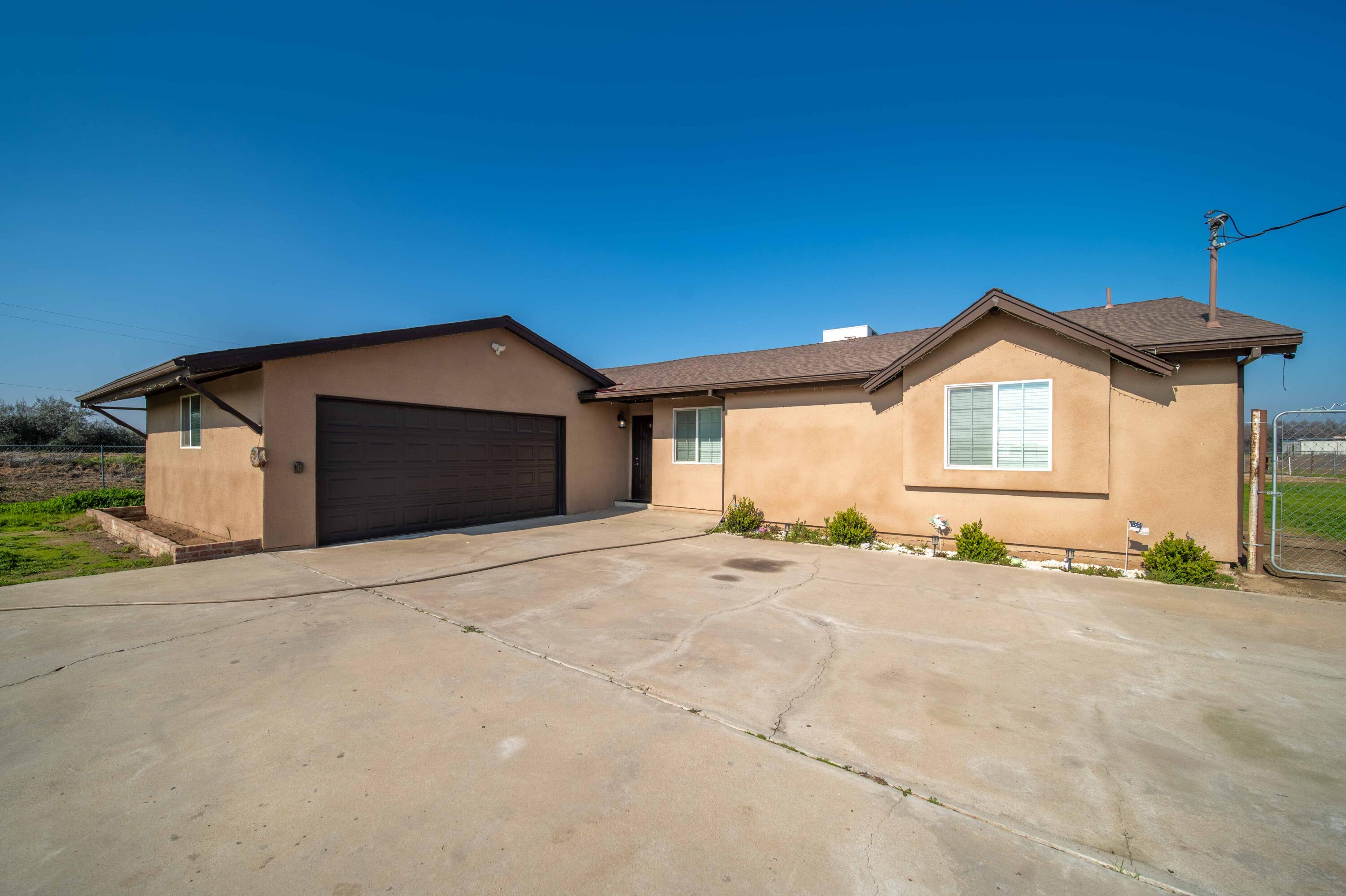 23404 Avenue 104, Terra Bella, CA 93270