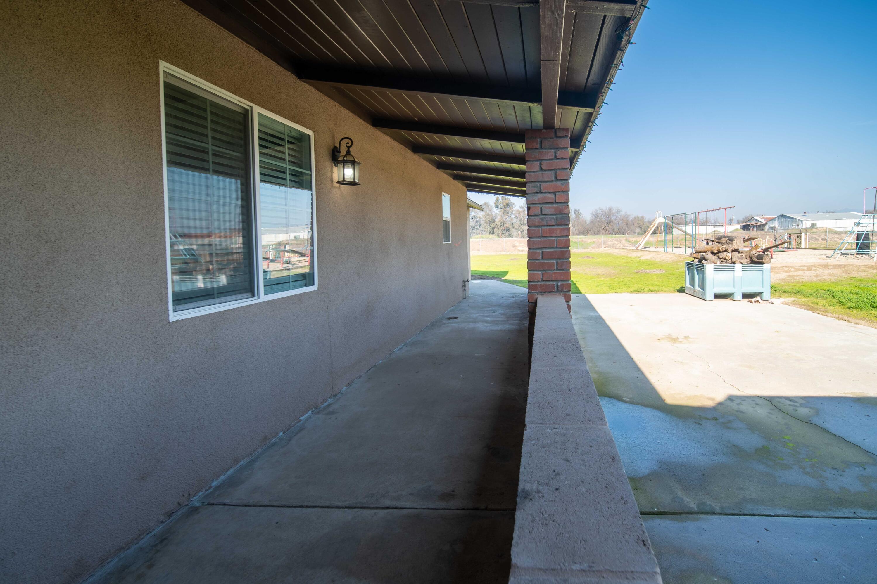 23404 Avenue 104, Terra Bella, CA 93270