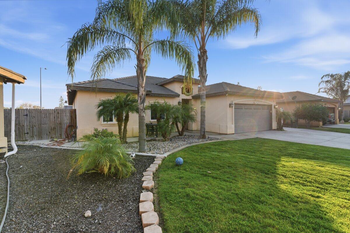705 La Paz Ct, McFarland, CA 93250