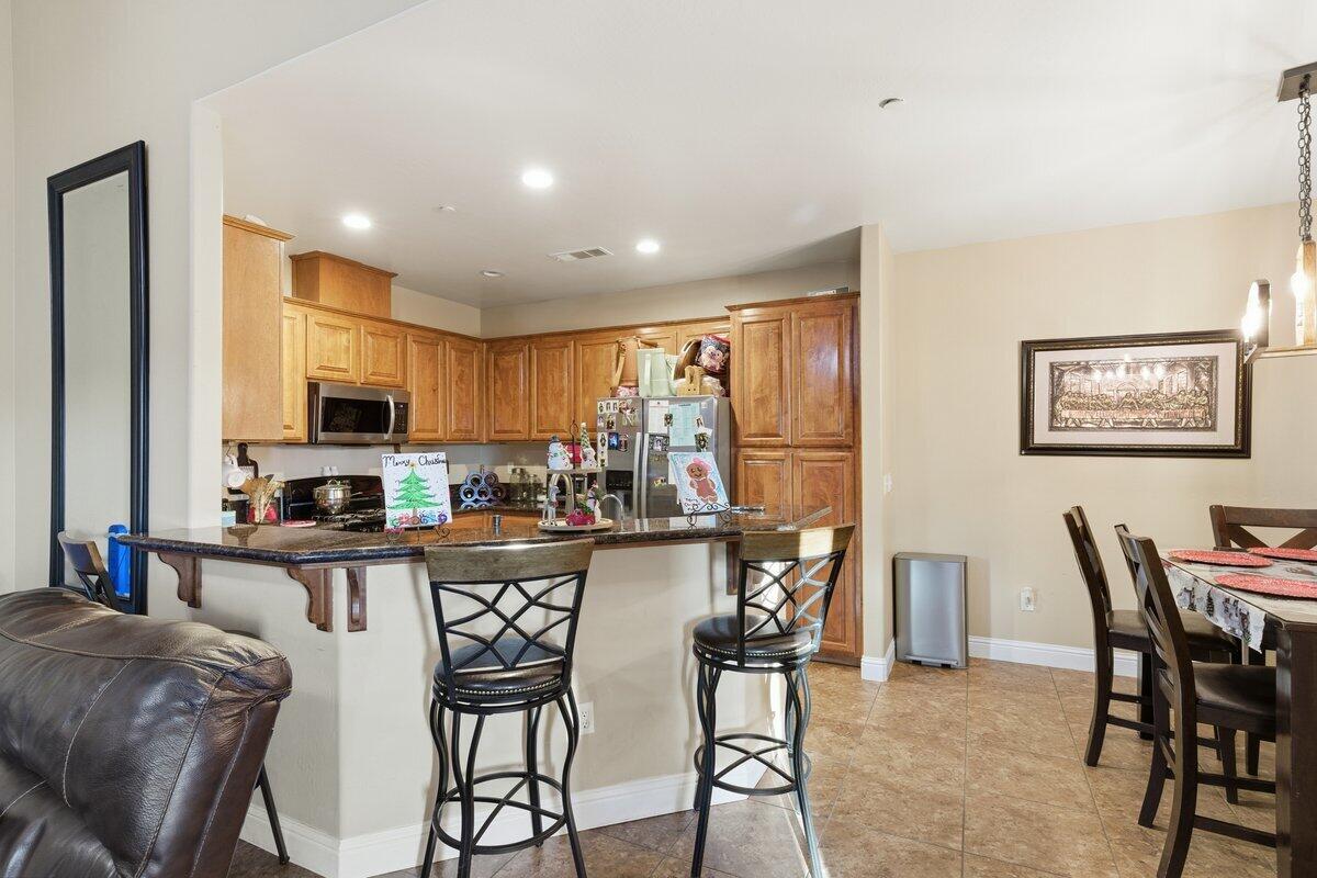 705 La Paz Ct, McFarland, CA 93250