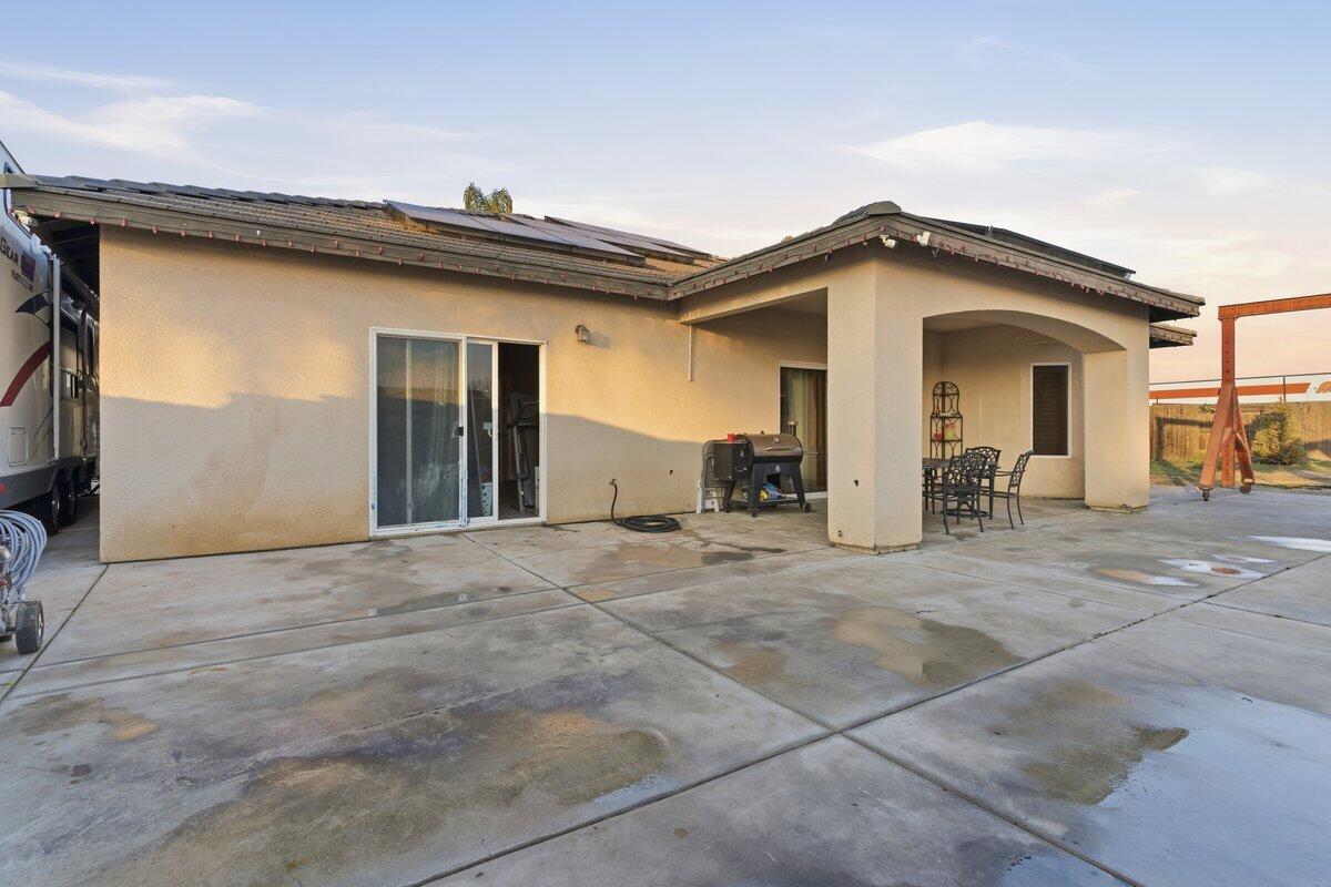 705 La Paz Ct, McFarland, CA 93250