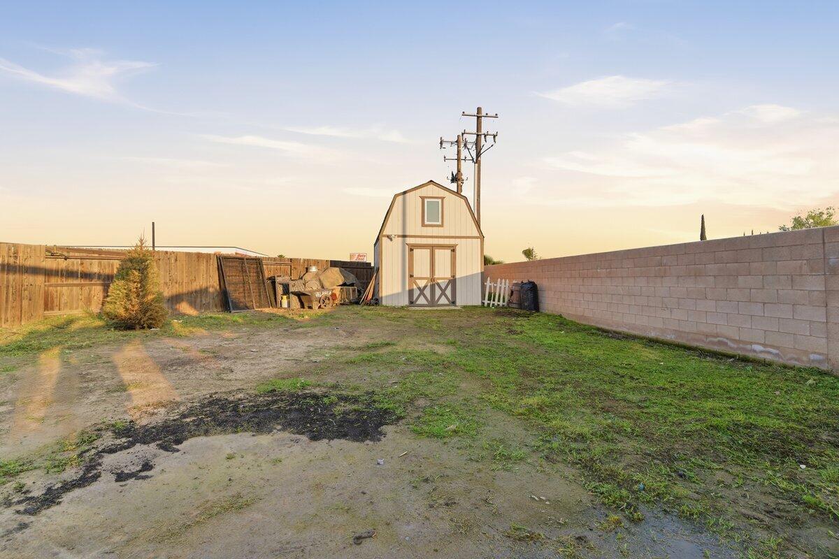 705 La Paz Ct, McFarland, CA 93250