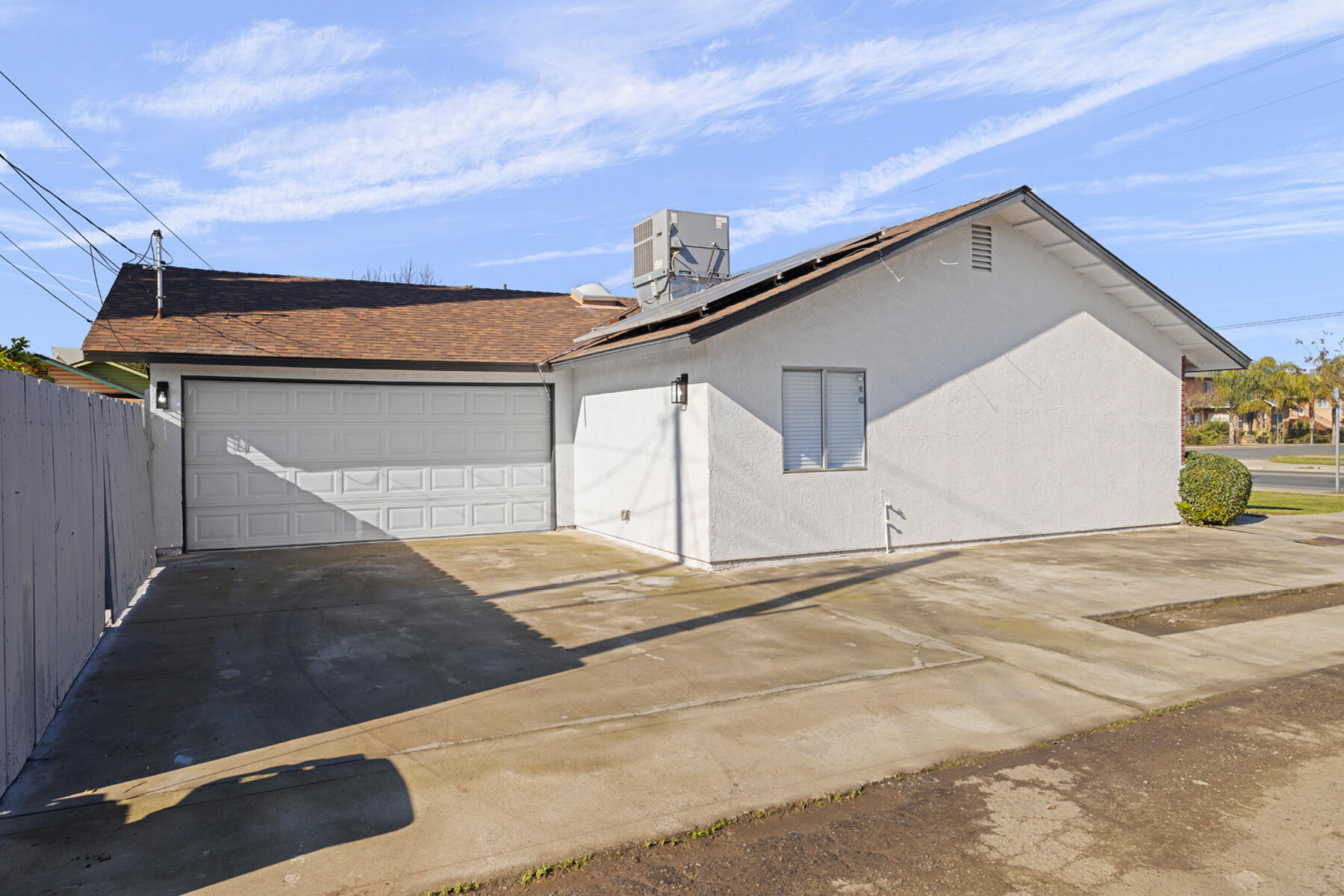 306 E Tulare Rd, Lindsay, CA 93247