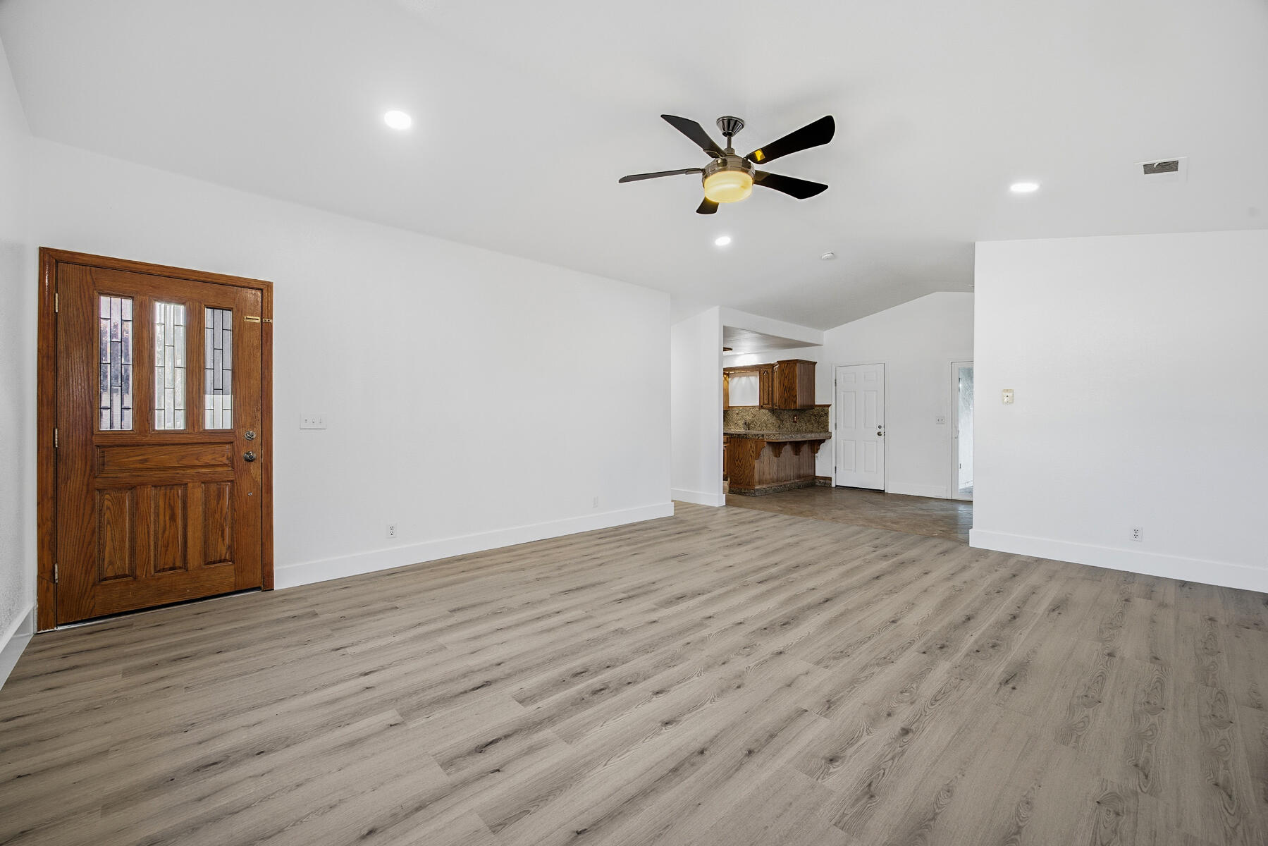 306 E Tulare Rd, Lindsay, CA 93247