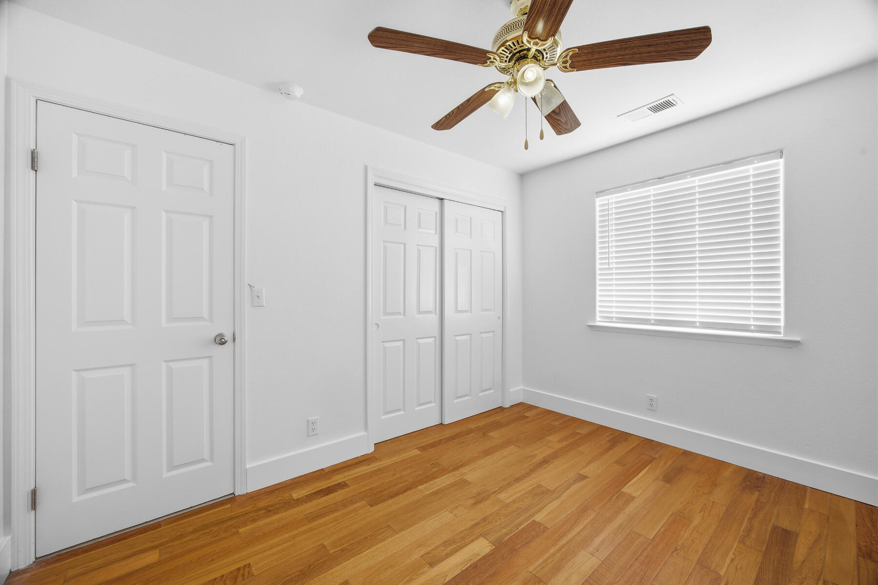 306 E Tulare Rd, Lindsay, CA 93247