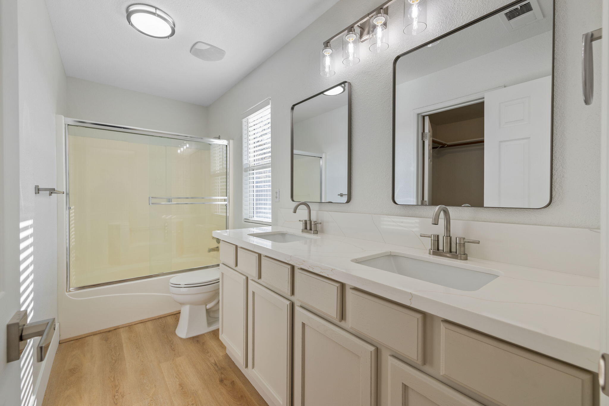 1459 Chimney Way, Lemoore, CA 93245