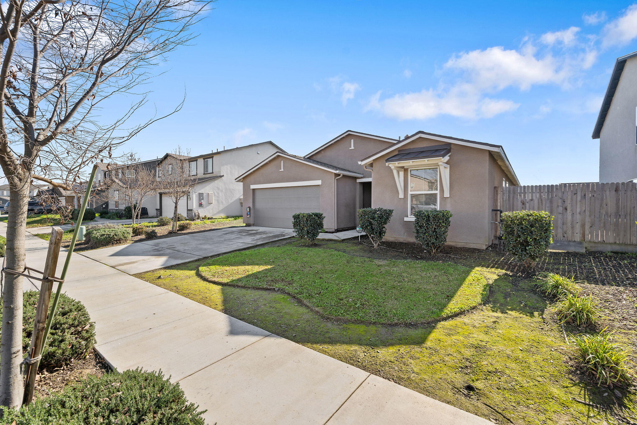 401 E Sedona Ave, Visalia, CA 93291