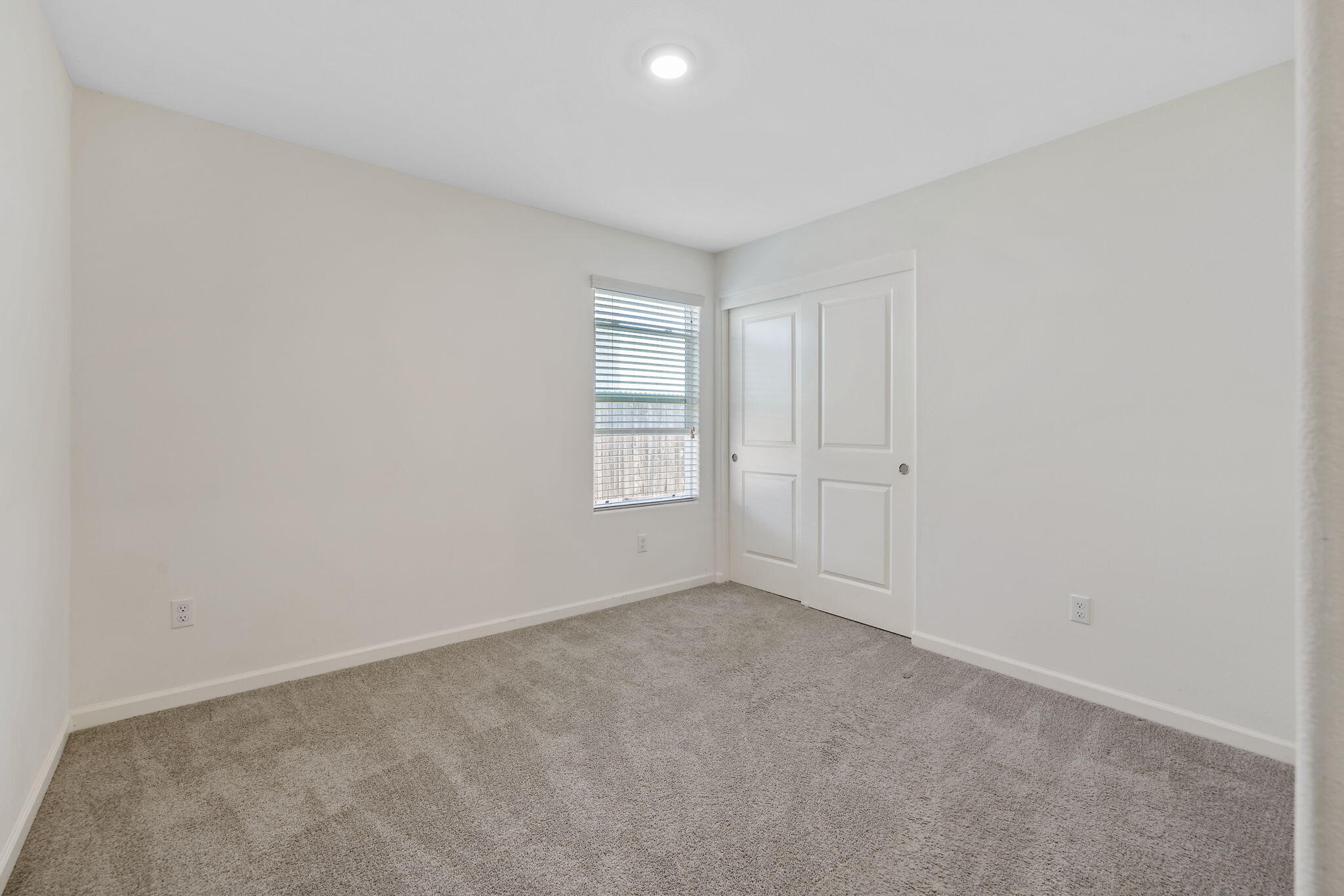 401 E Sedona Ave, Visalia, CA 93291