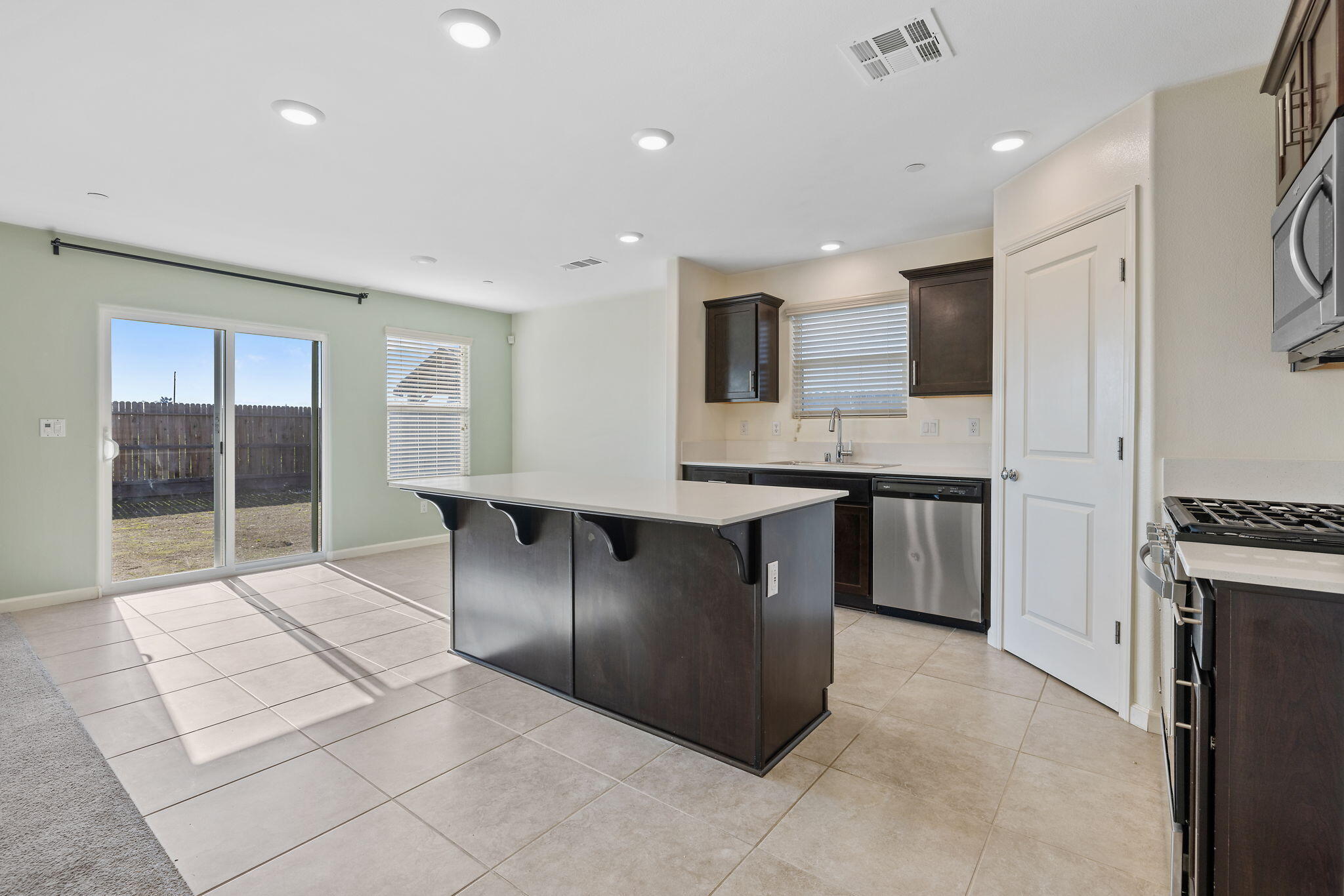 401 E Sedona Ave, Visalia, CA 93291