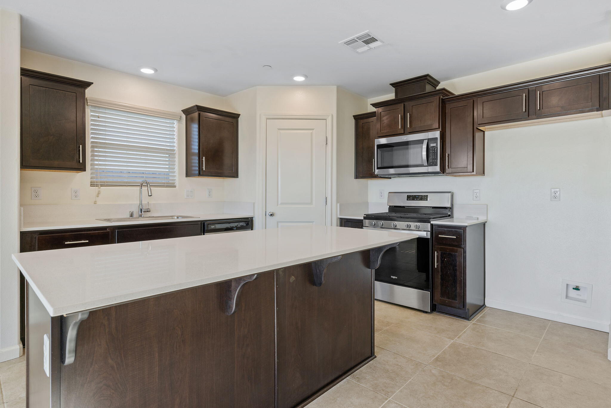 401 E Sedona Ave, Visalia, CA 93291