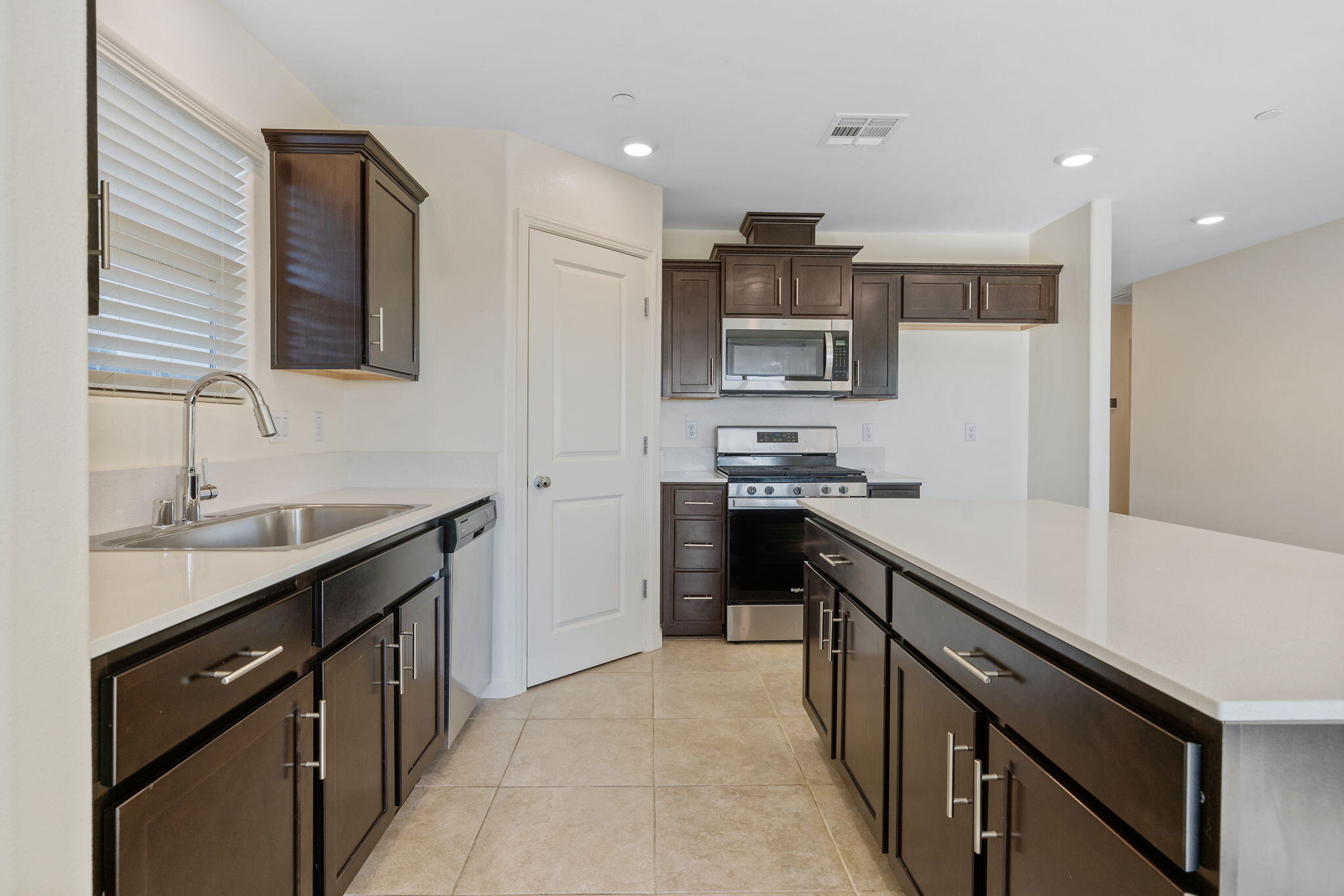 401 E Sedona Ave, Visalia, CA 93291