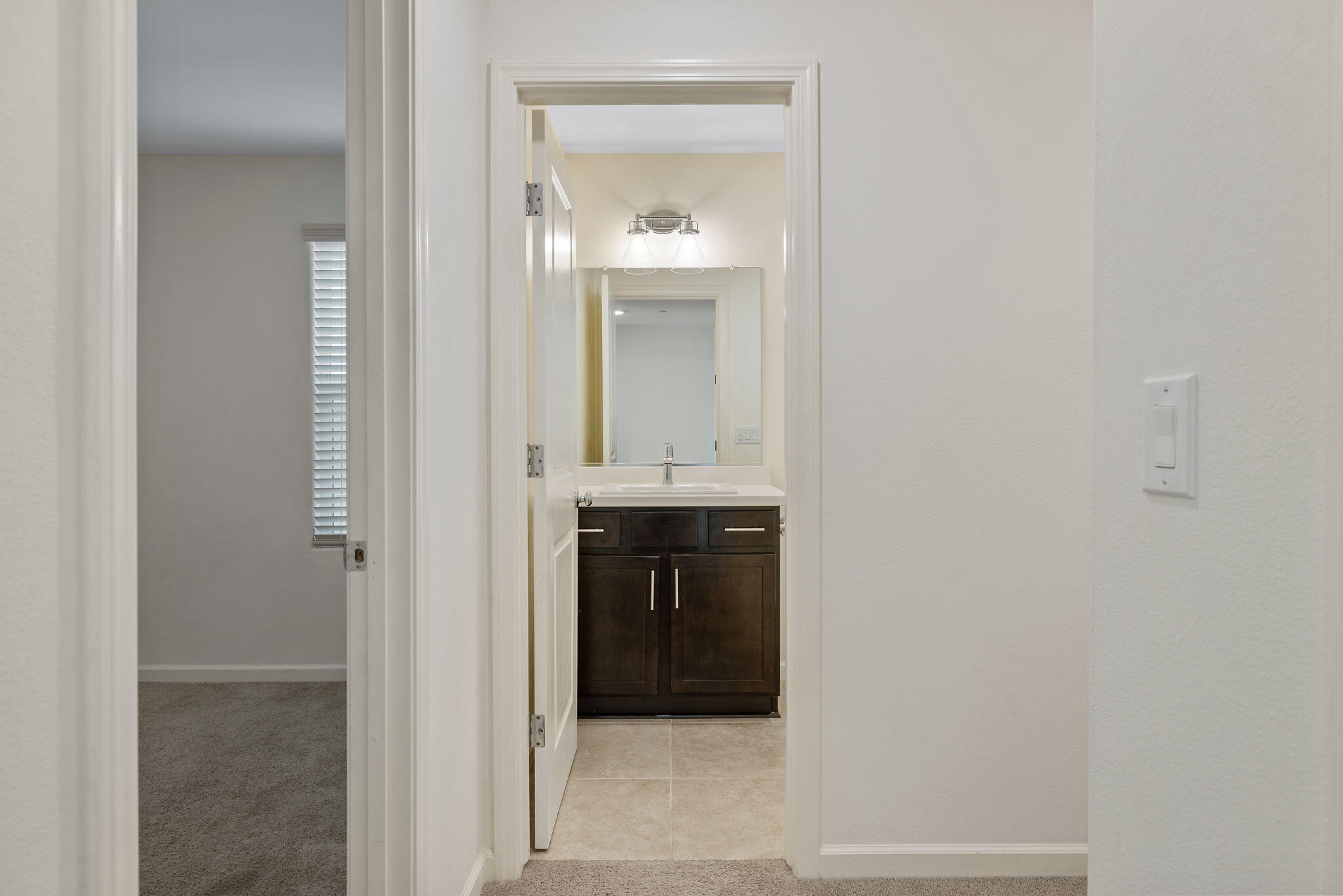 401 E Sedona Ave, Visalia, CA 93291