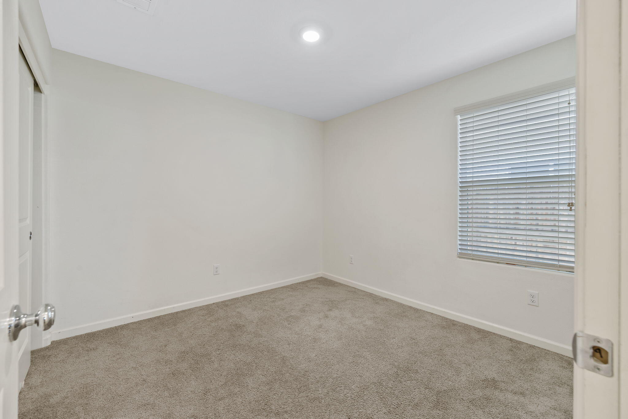 401 E Sedona Ave, Visalia, CA 93291