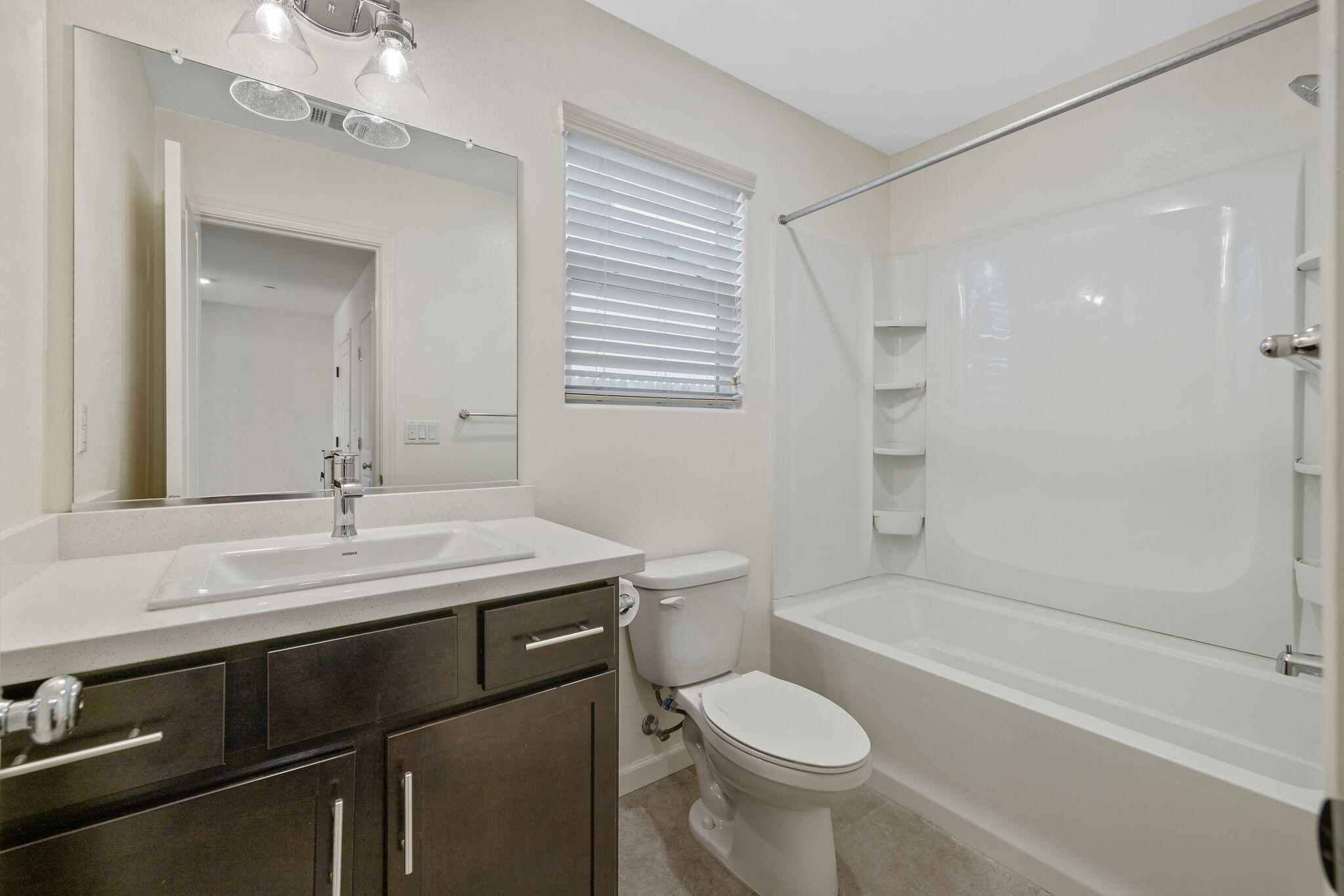 401 E Sedona Ave, Visalia, CA 93291