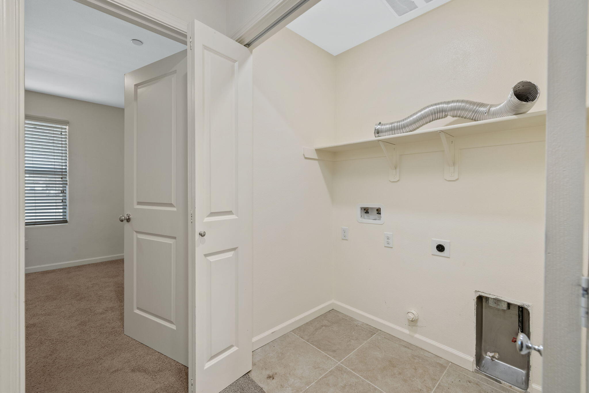 401 E Sedona Ave, Visalia, CA 93291