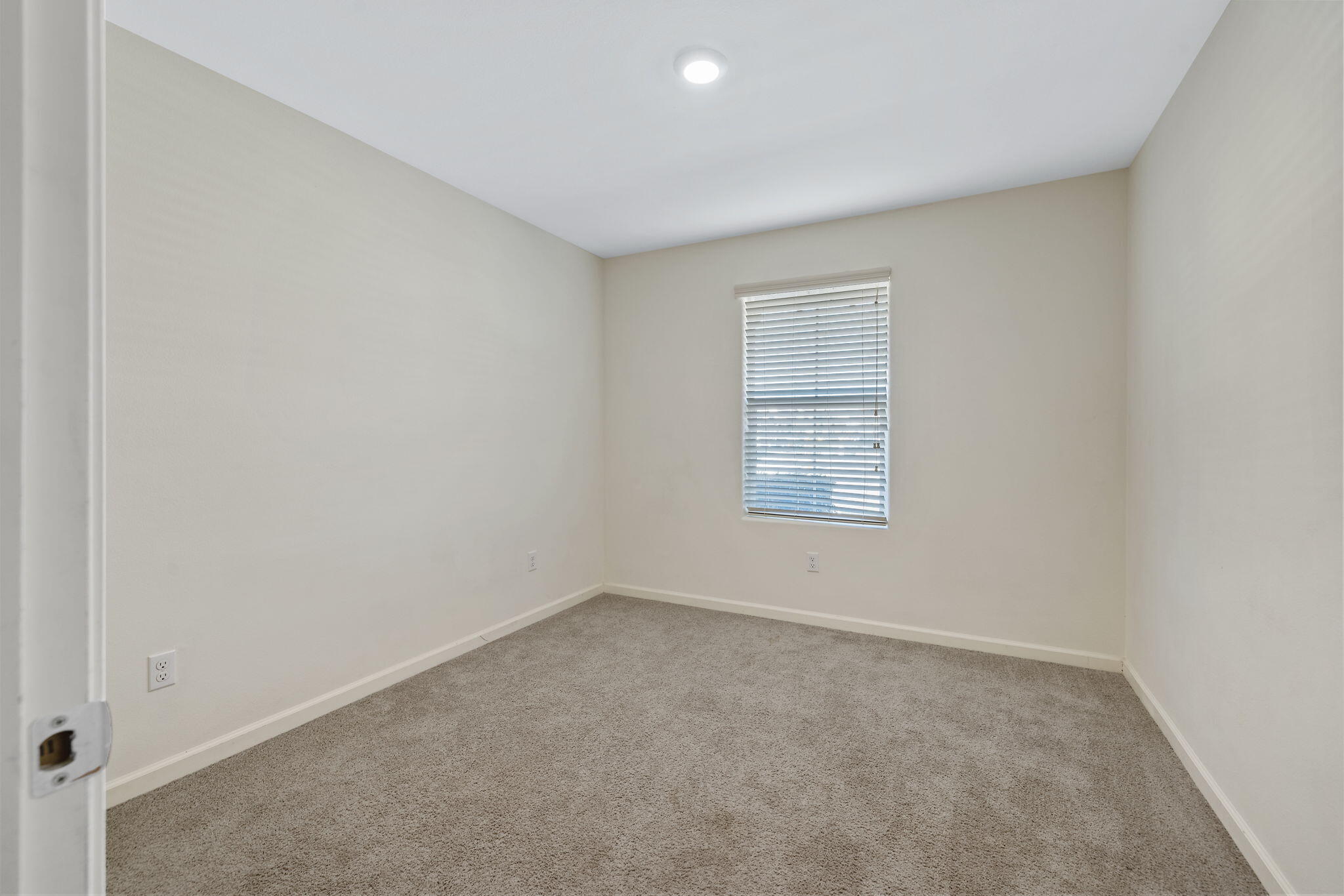 401 E Sedona Ave, Visalia, CA 93291