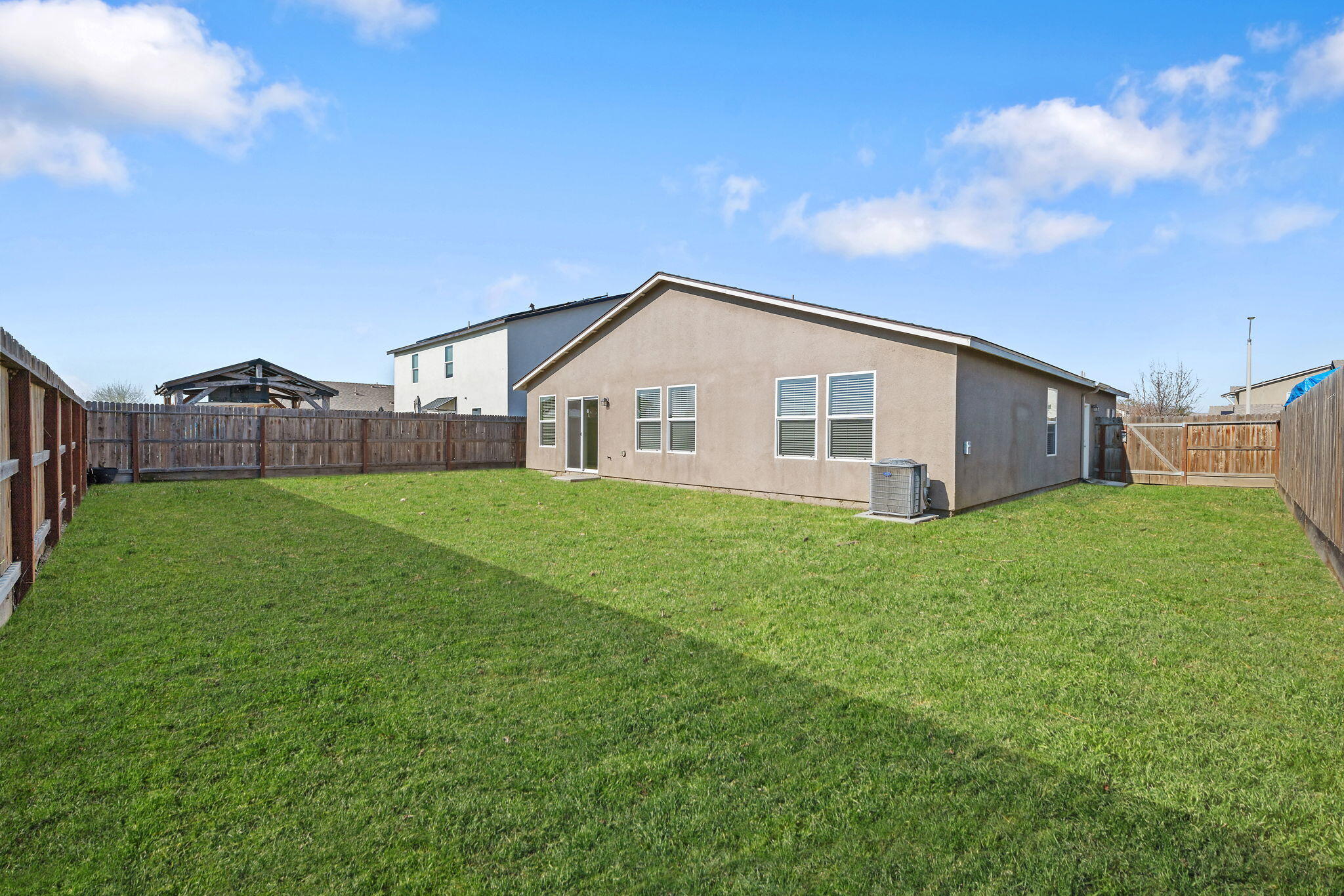 401 E Sedona Ave, Visalia, CA 93291