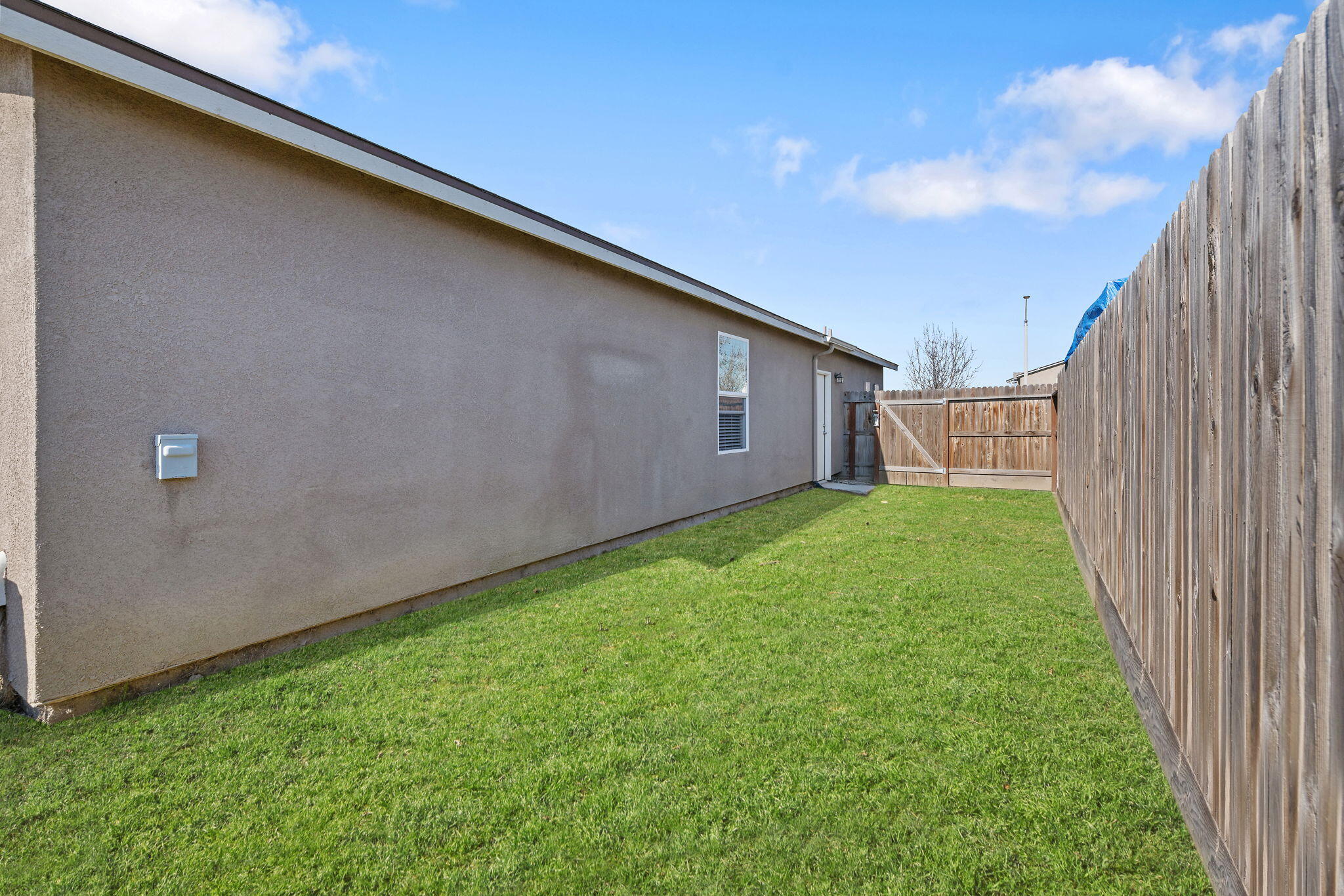 401 E Sedona Ave, Visalia, CA 93291