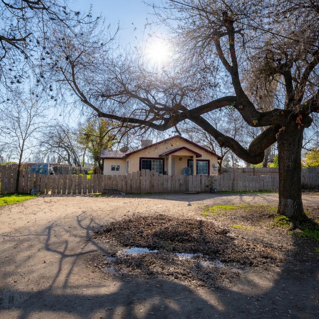 1360 E Fir St, Lindsay, CA 93247