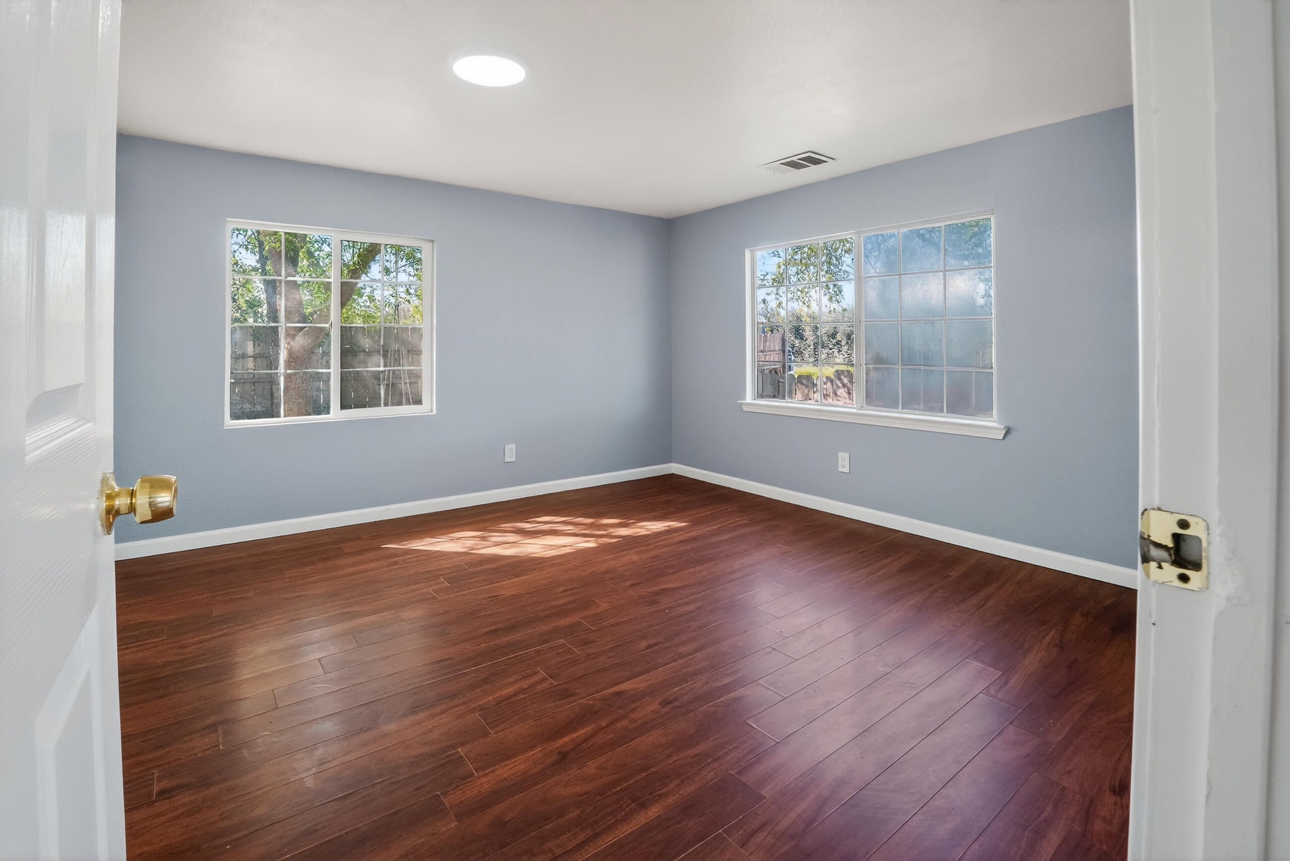 1360 E Fir St, Lindsay, CA 93247