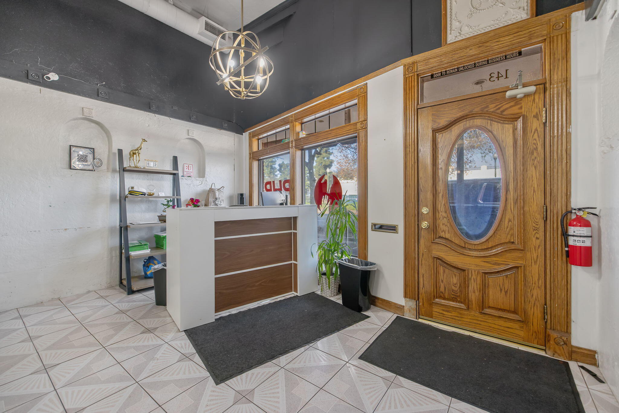 143 E Tulare Ave, Tulare, CA 93274