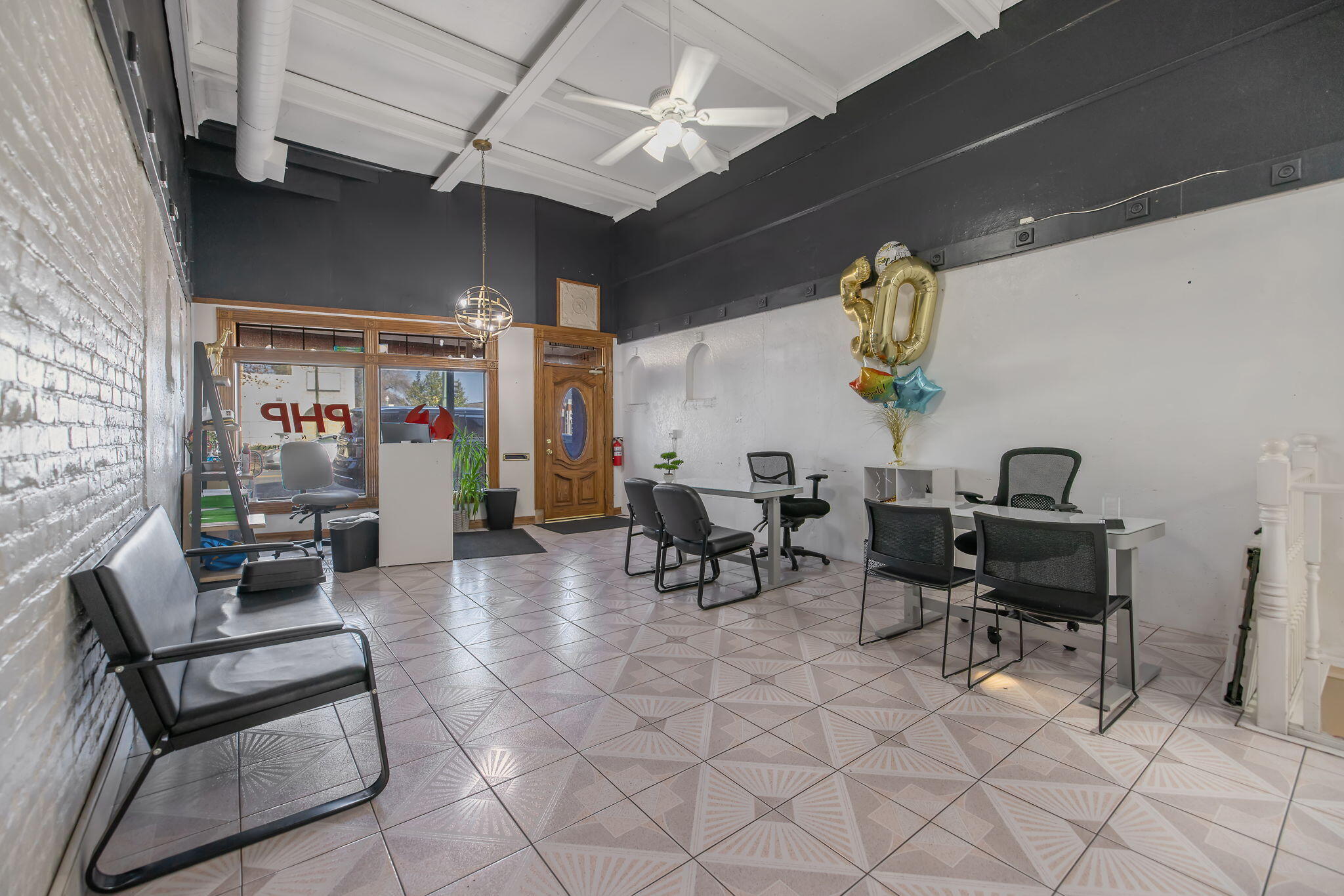 143 E Tulare Ave, Tulare, CA 93274