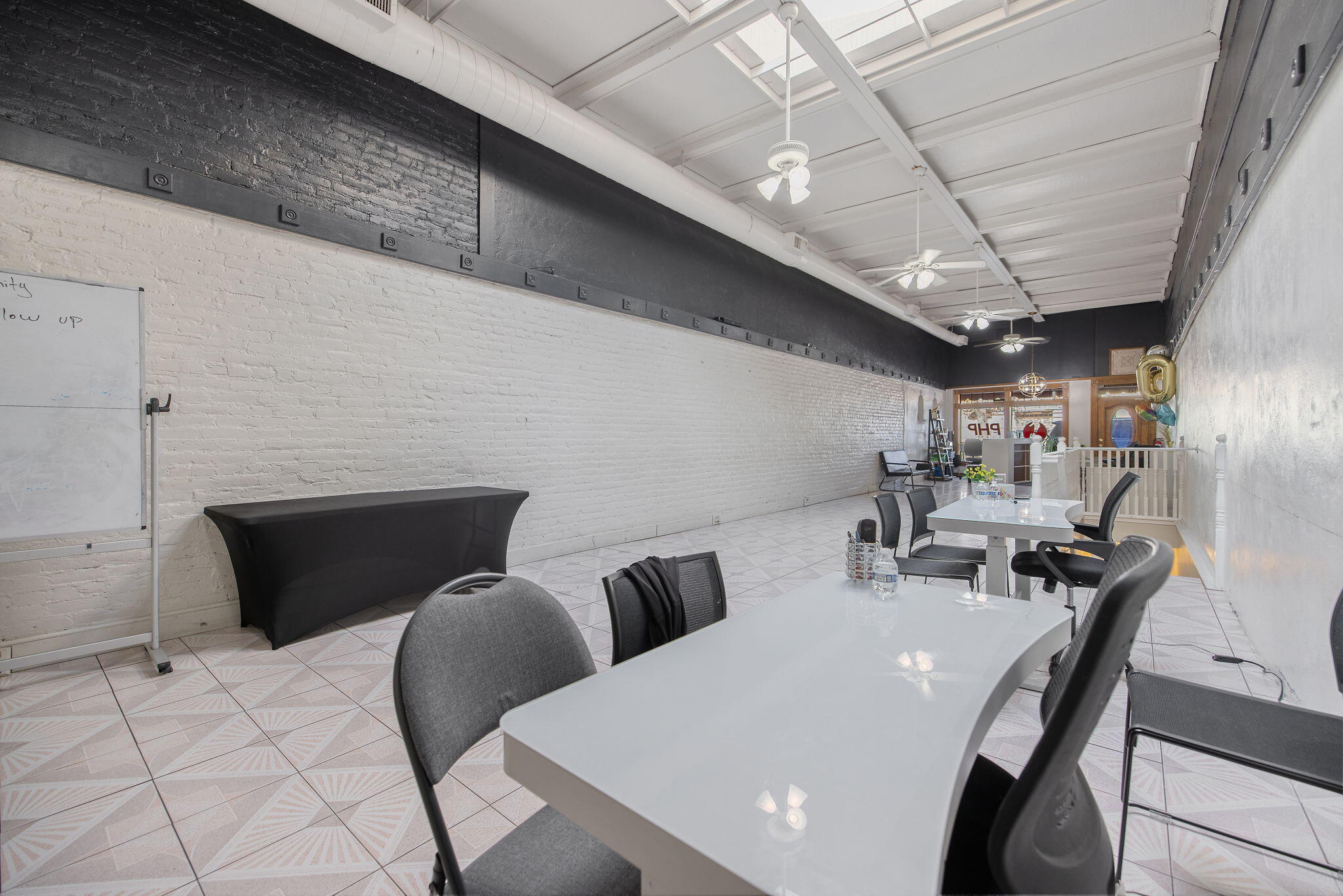 143 E Tulare Ave, Tulare, CA 93274