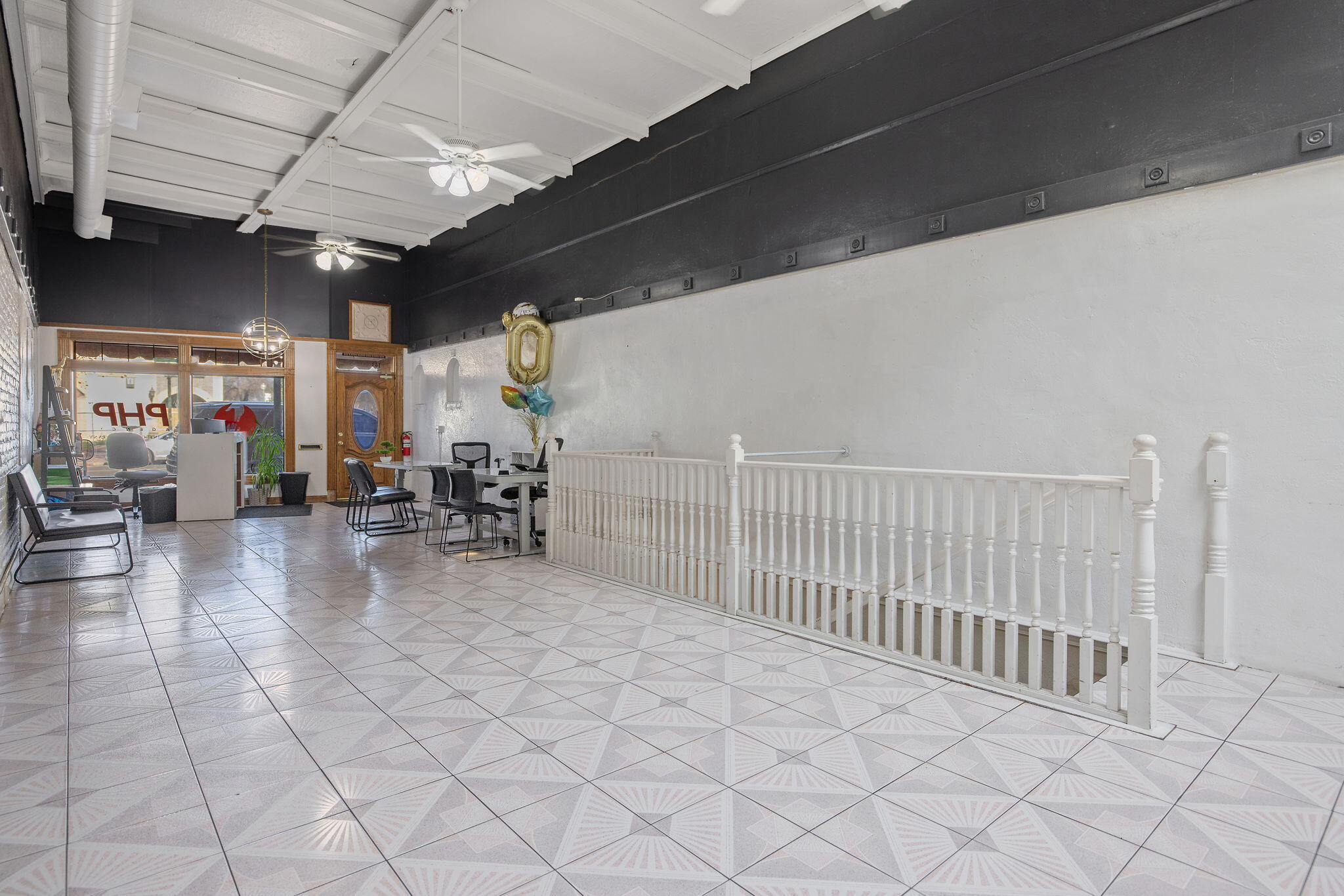 143 E Tulare Ave, Tulare, CA 93274