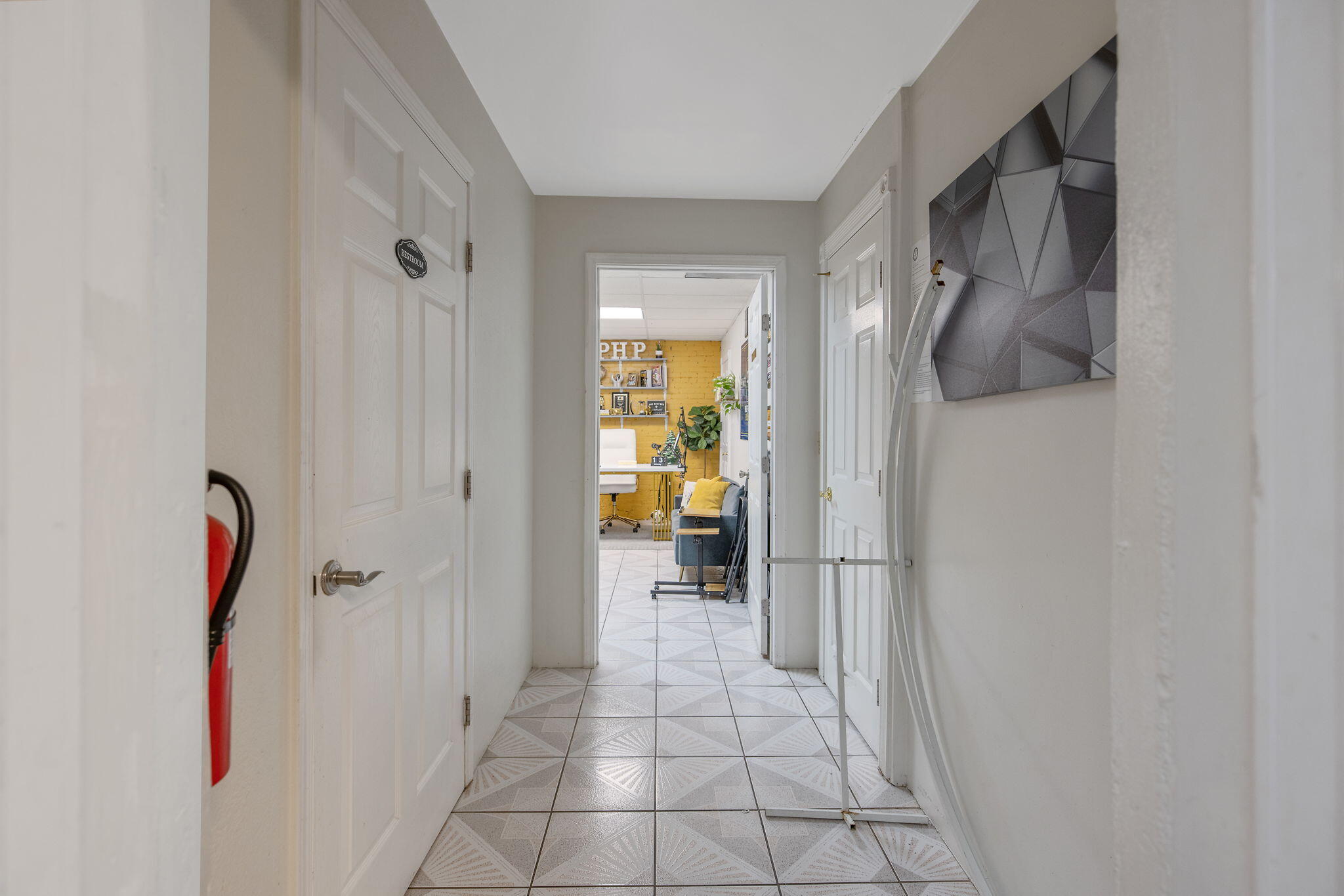 143 E Tulare Ave, Tulare, CA 93274