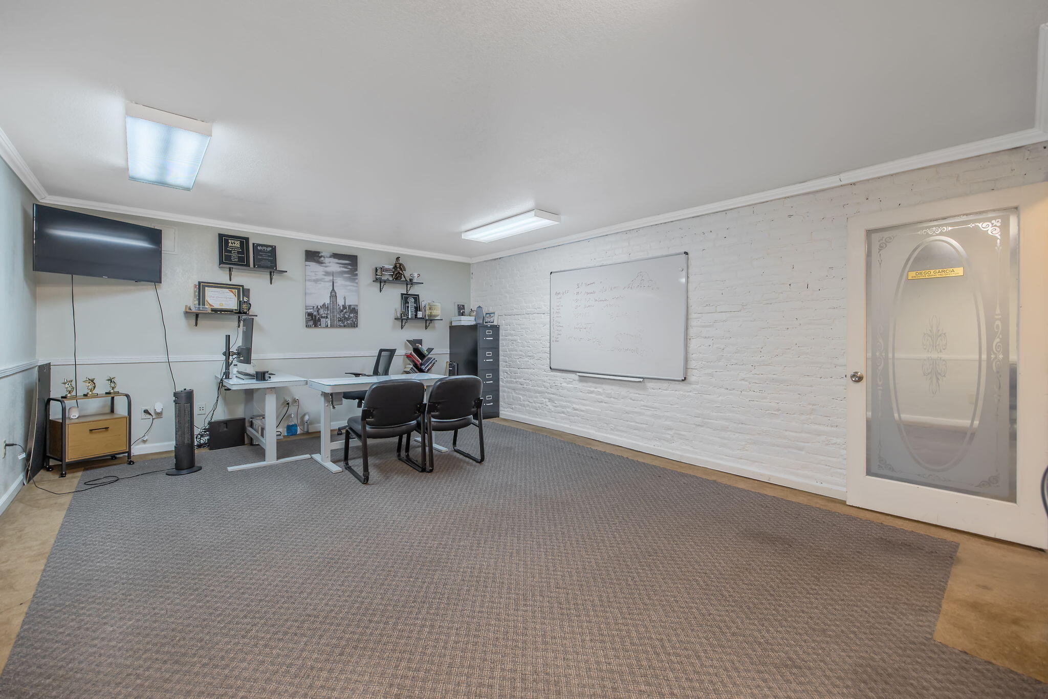 143 E Tulare Ave, Tulare, CA 93274